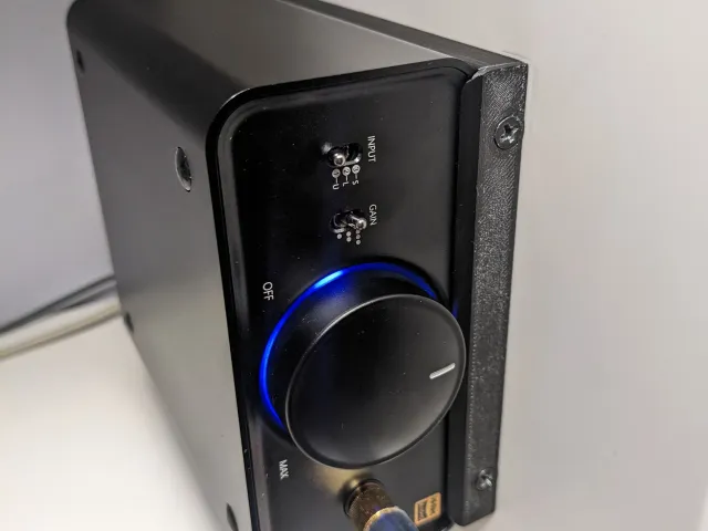 FiiO K5 Pro - compact secure desk mount