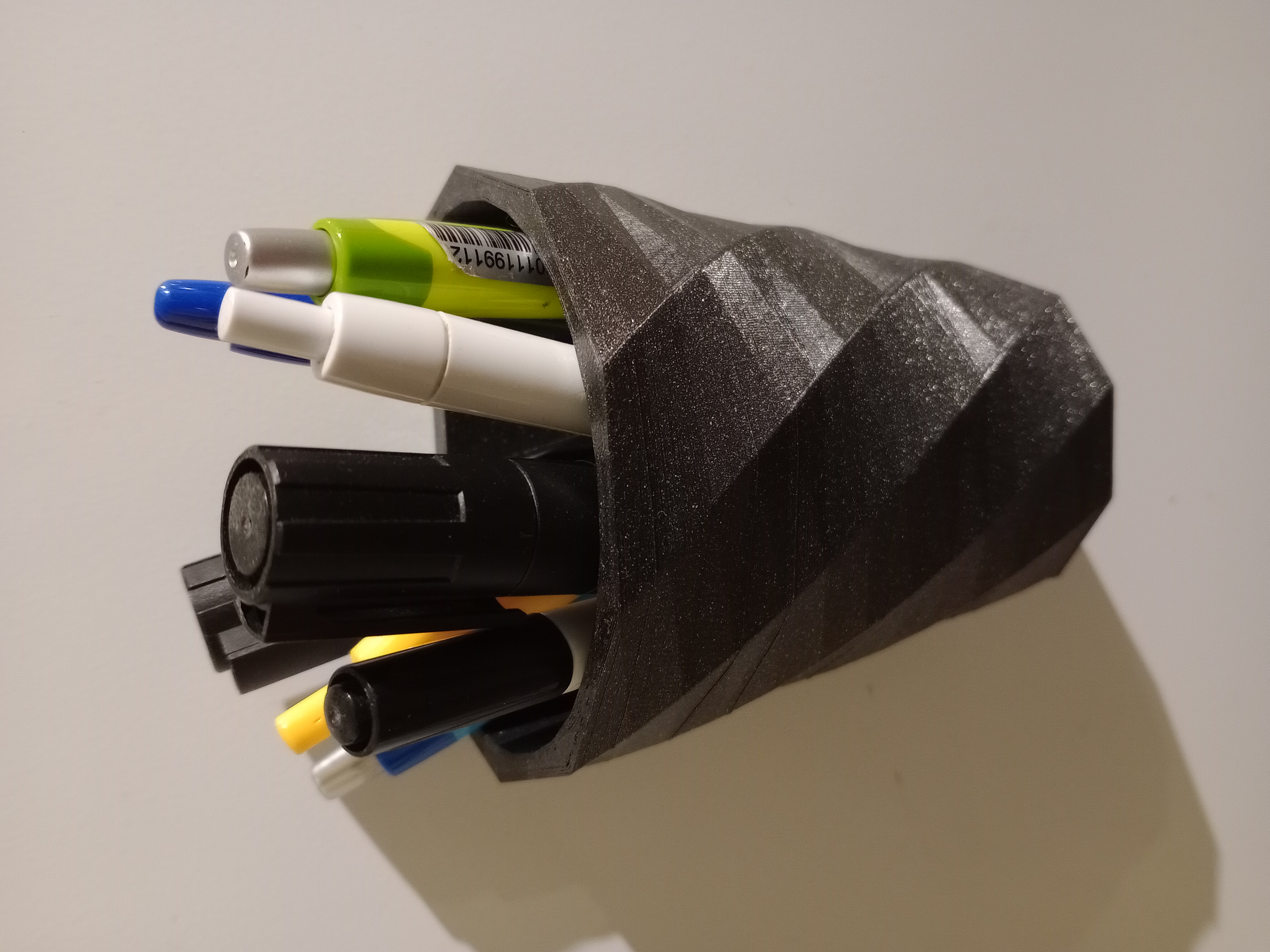 Magnetic pen holder 4 magnets