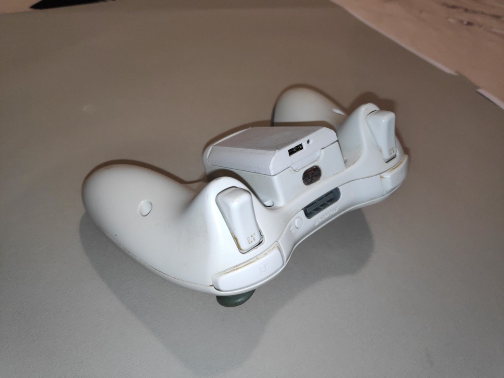Xbox 360 controller lithium AAA battery case by Fujisama Download free STL model