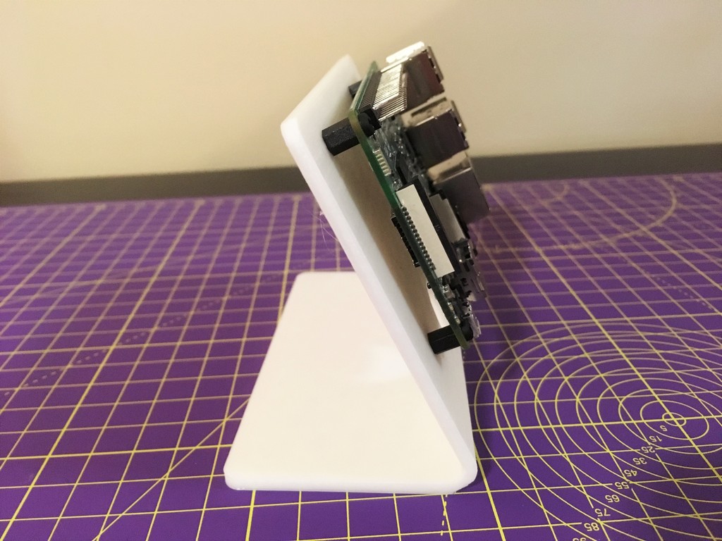 Raspberry Pi 3 B+ Stand by Blitz City DIY Download free STL model
