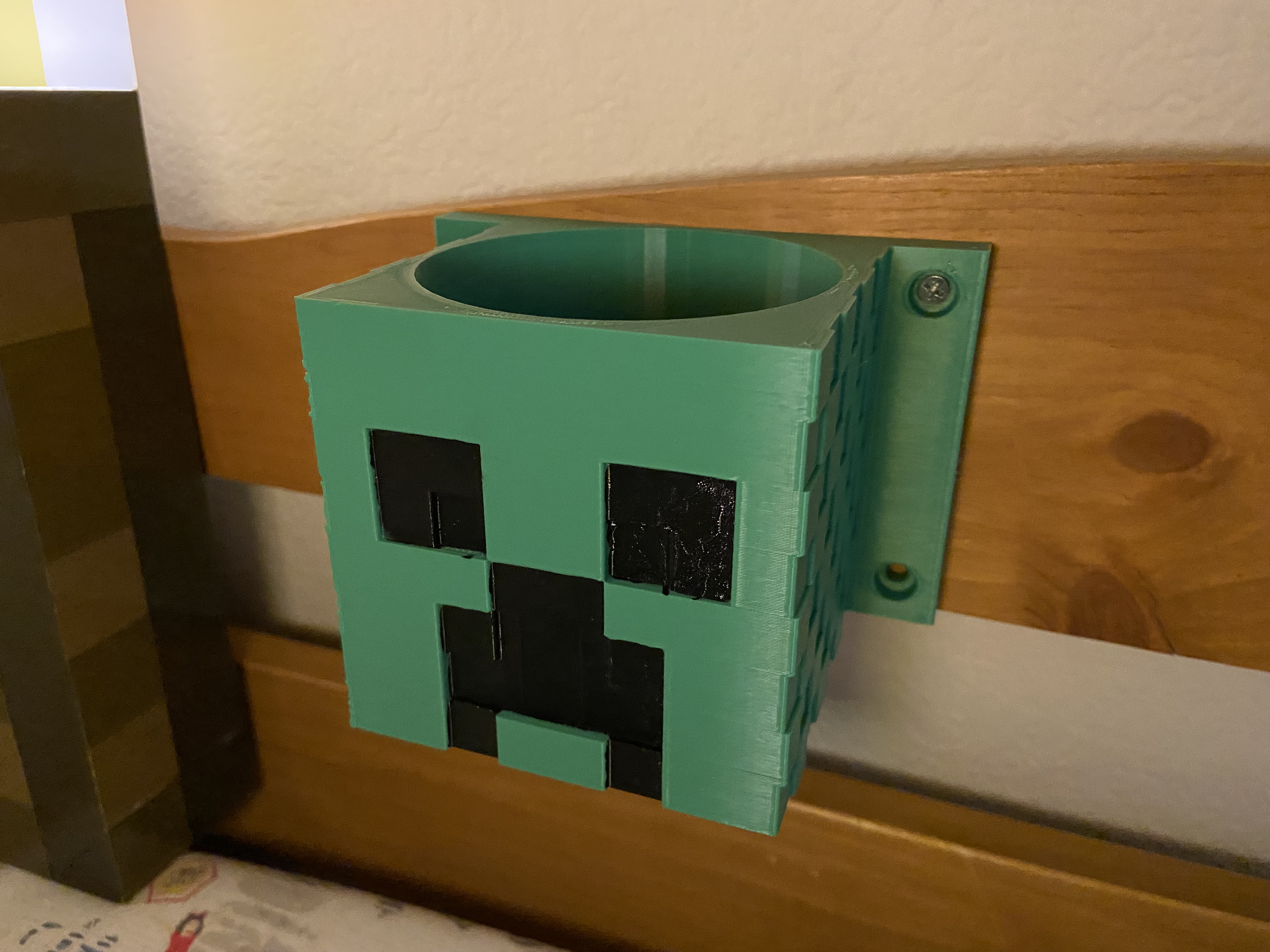 Creeper Cup Holder