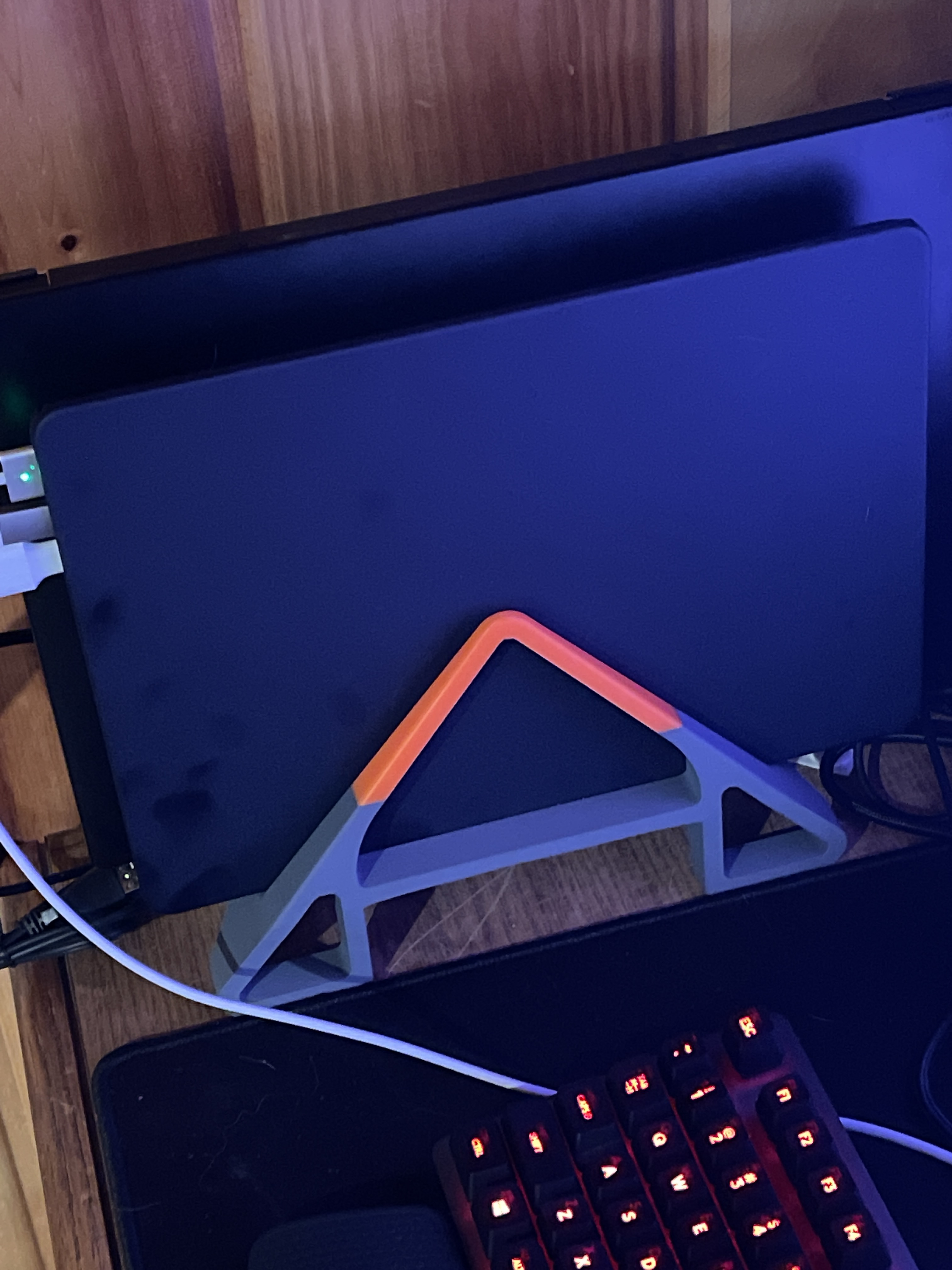 vertical-laptop-stand-by-flackenstein-download-free-stl-model