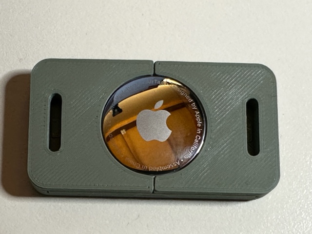 Airtag Mount - Suitcase/luggage interior fixing