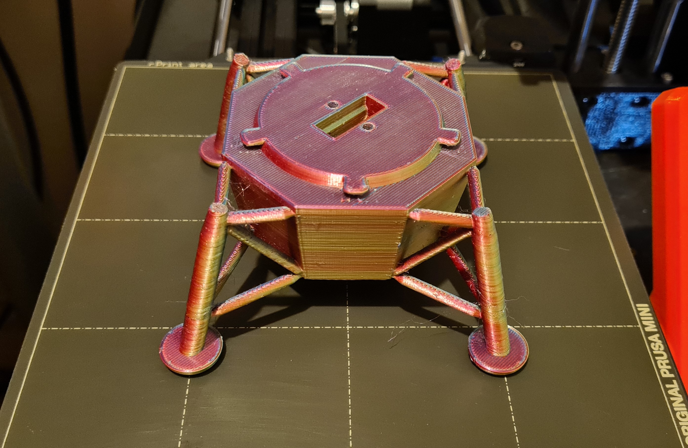 Lunar Lander Base for Moon Lamp (Mini+ scaled)