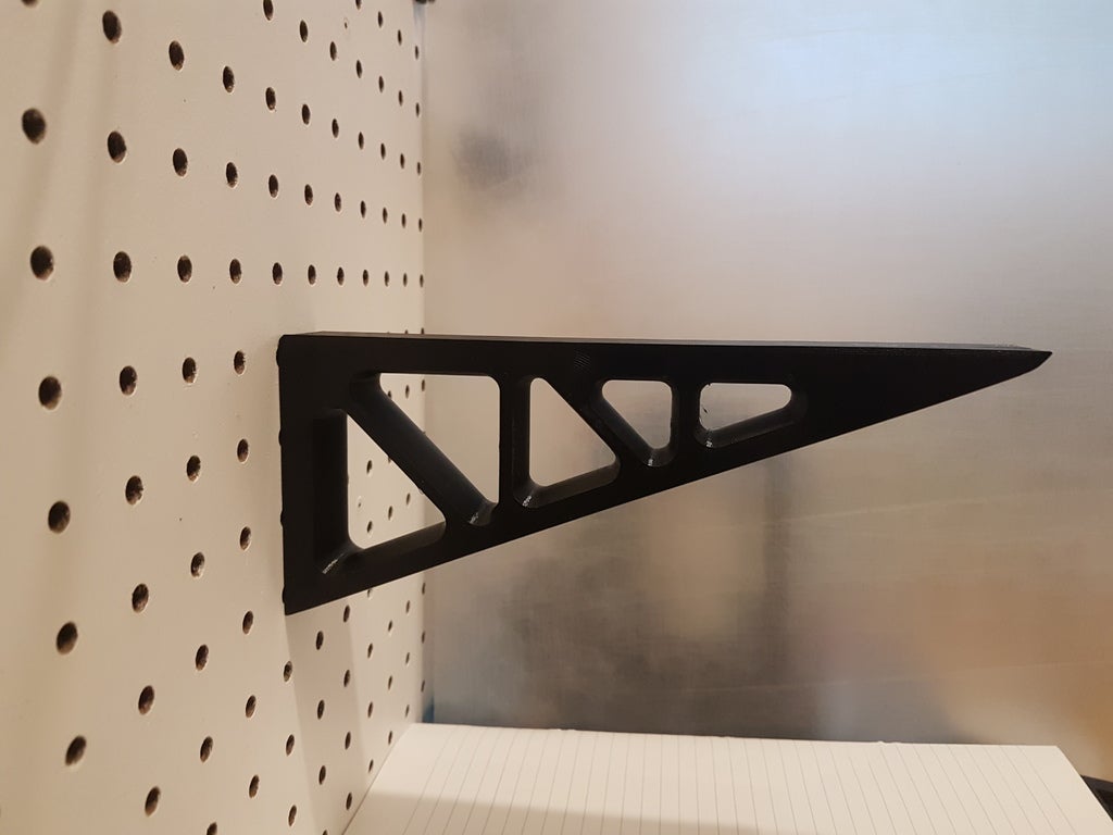 Miniatura 2 do modelo 3D Pegboard Shelf Mount