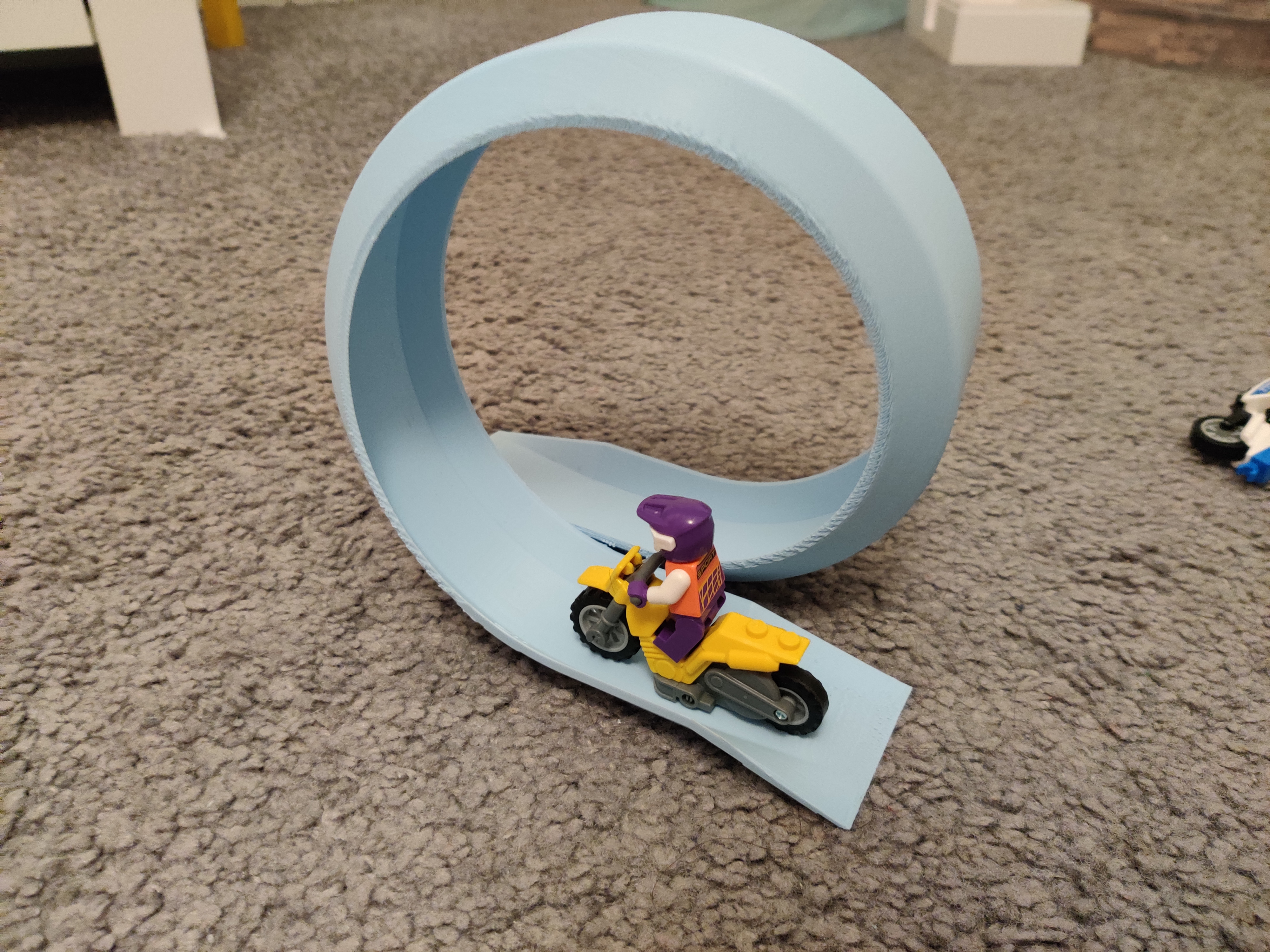 Looping Lego stuntz