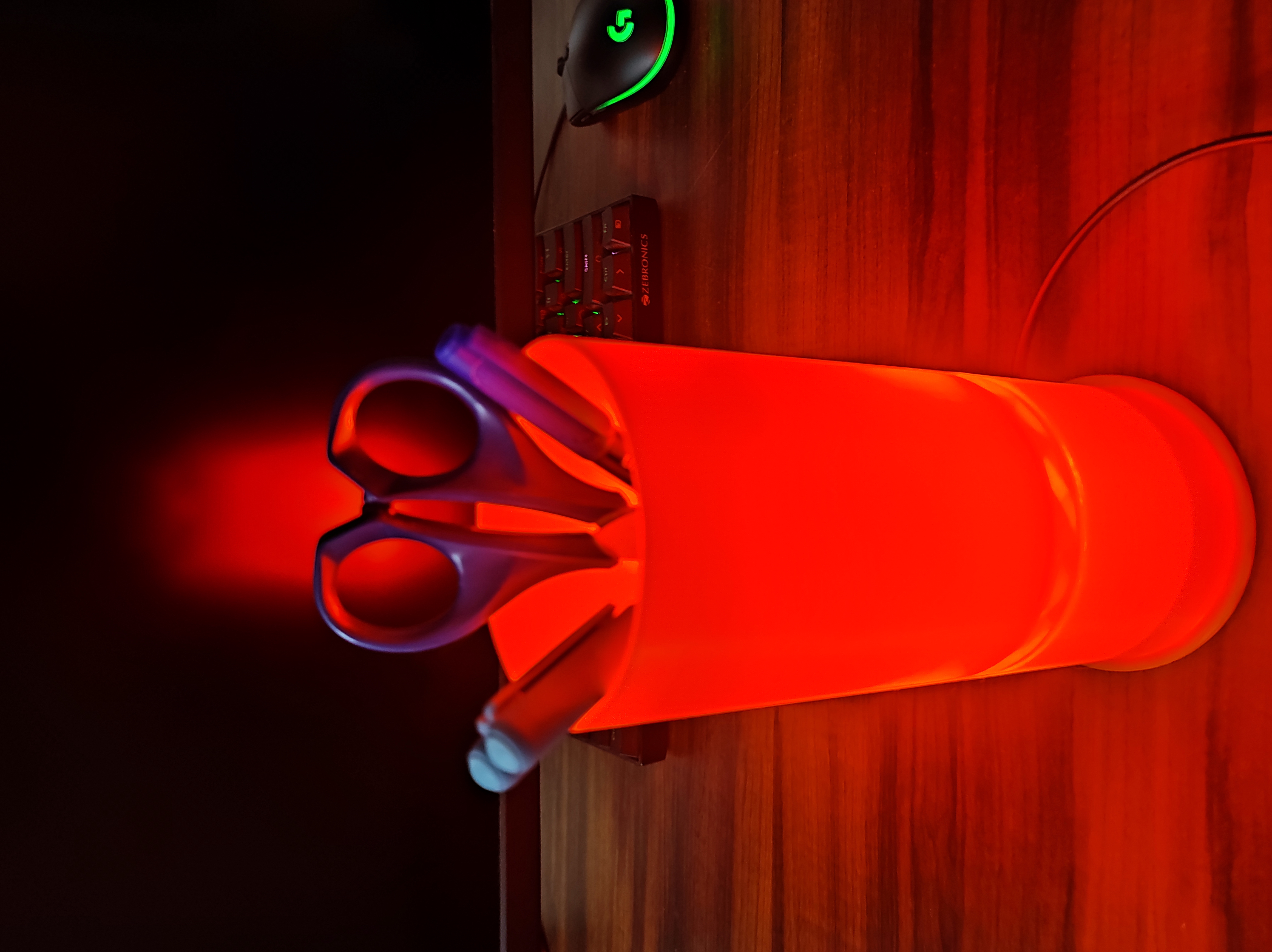 Glowing Pen Stand