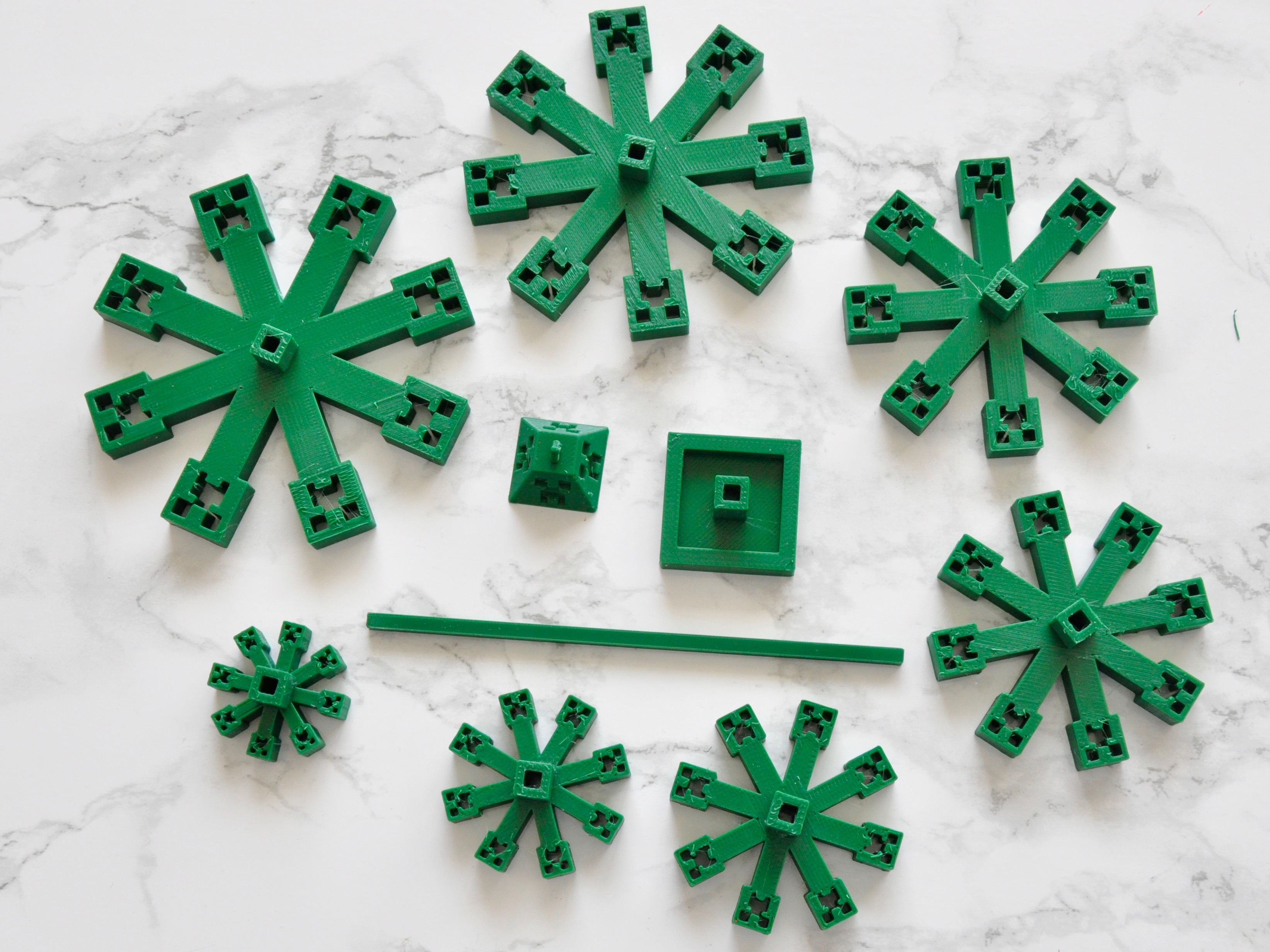 Miniatura 4 do modelo 3D Minecraft Creeper Christmas Tree
