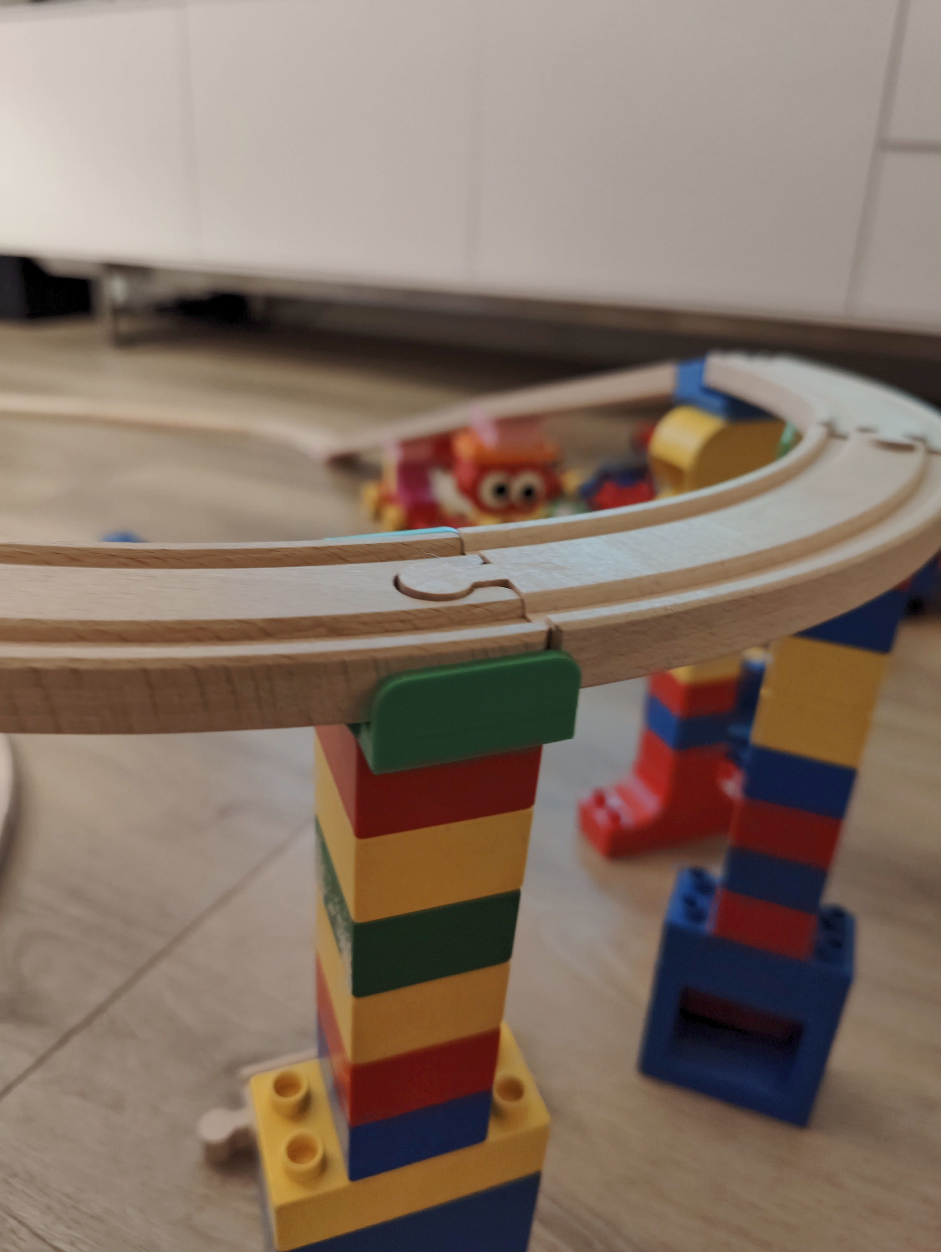 Duplo Brio Ikea train support