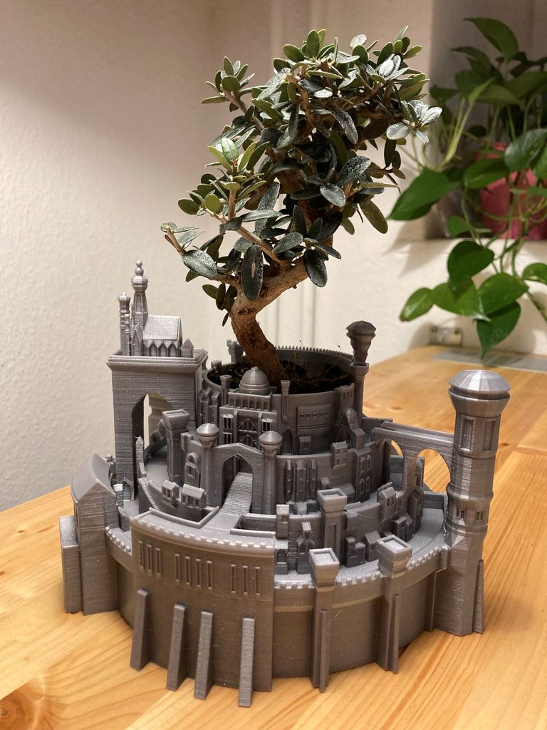 Castle Planter with drip tray