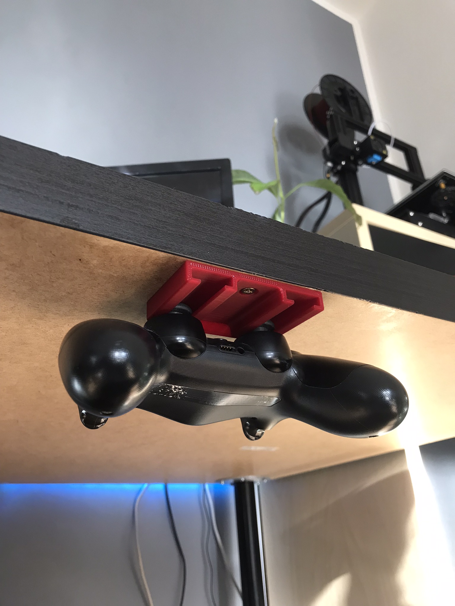 Dualshock PS4 controler under desk mount by Wiki Fišer Download
