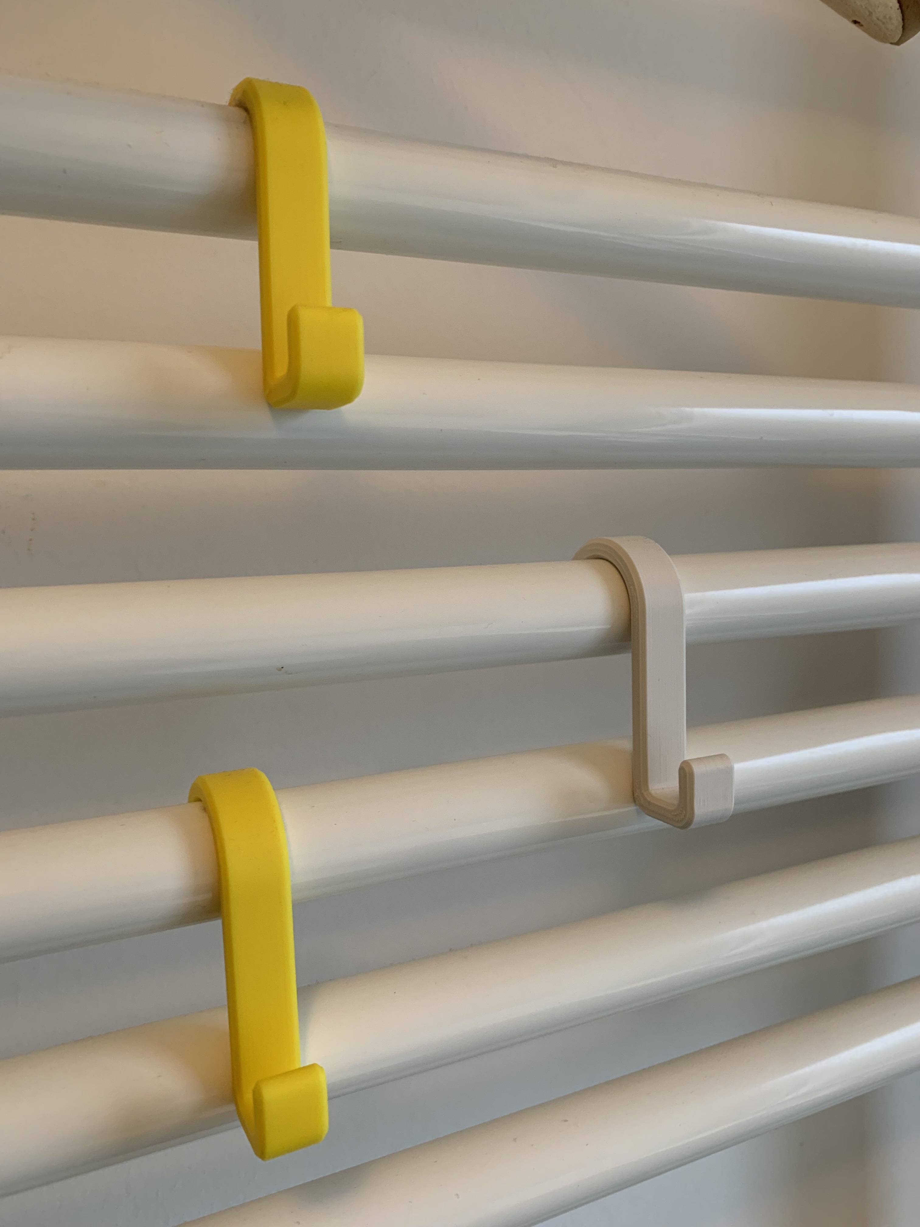 Radiator Hooks / Heizungshaken by goesta Download free STL model