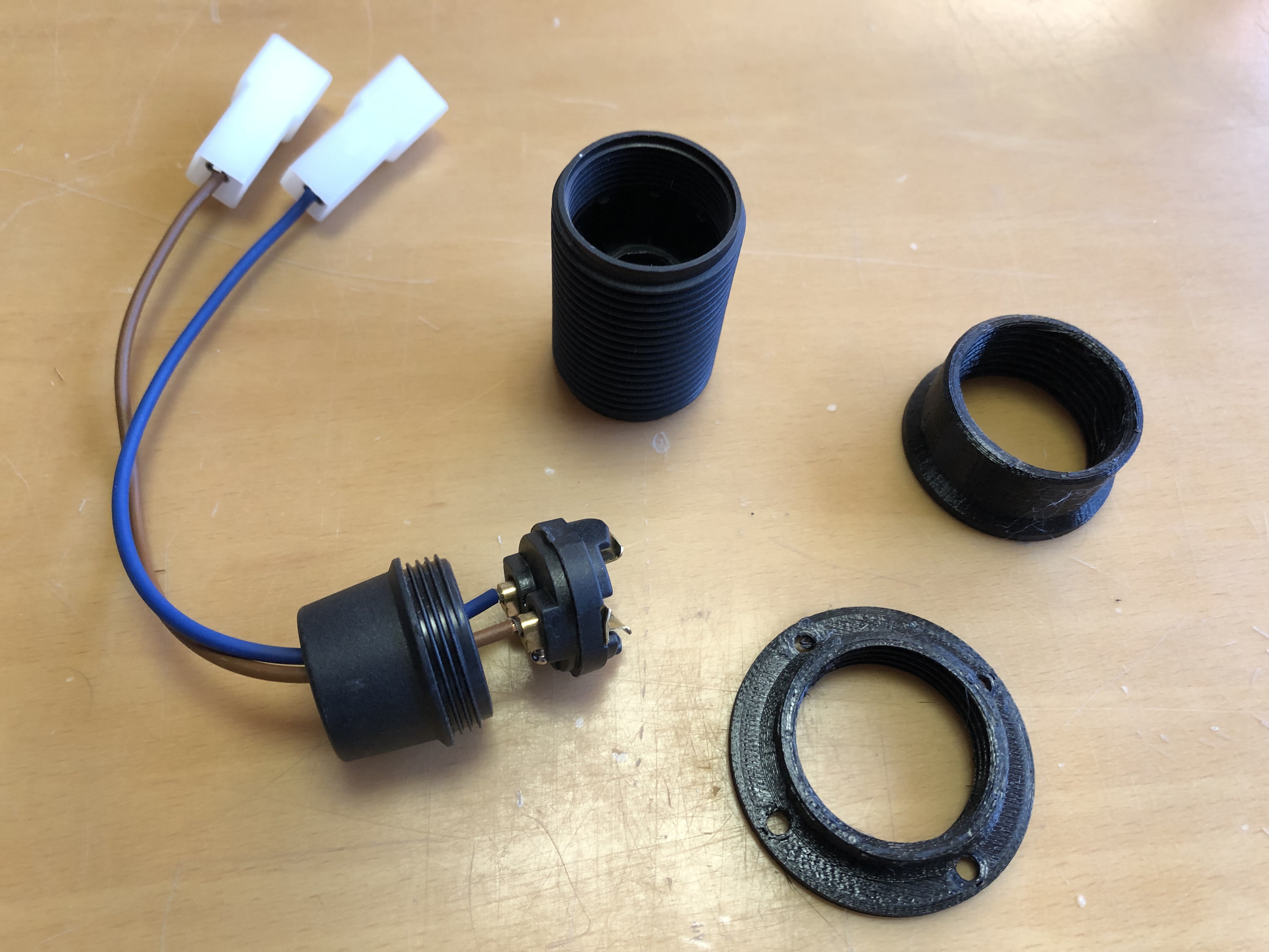 Miniatura 3 do modelo 3D E14 socket - Mounting ring