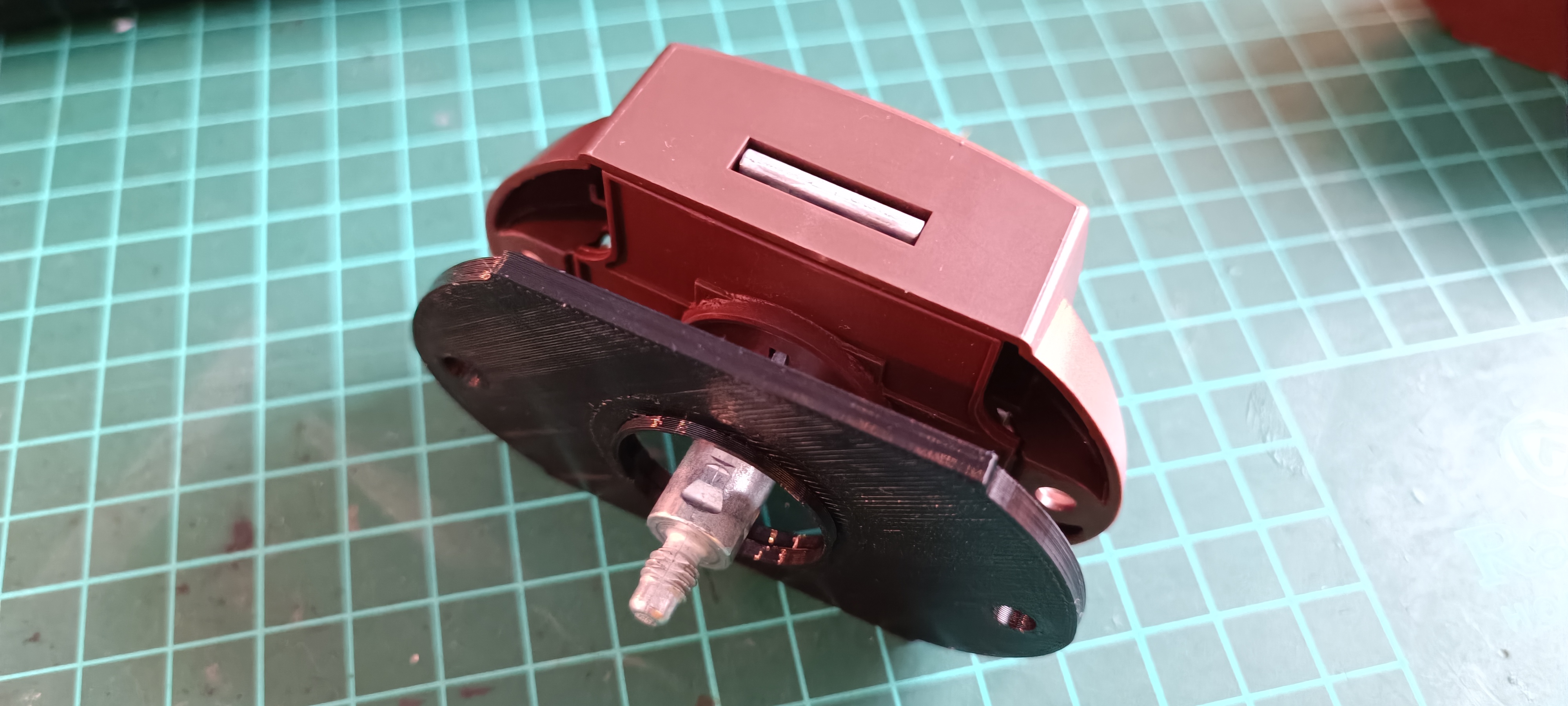 Push Lock Spacer for Camping and Caravan Cars