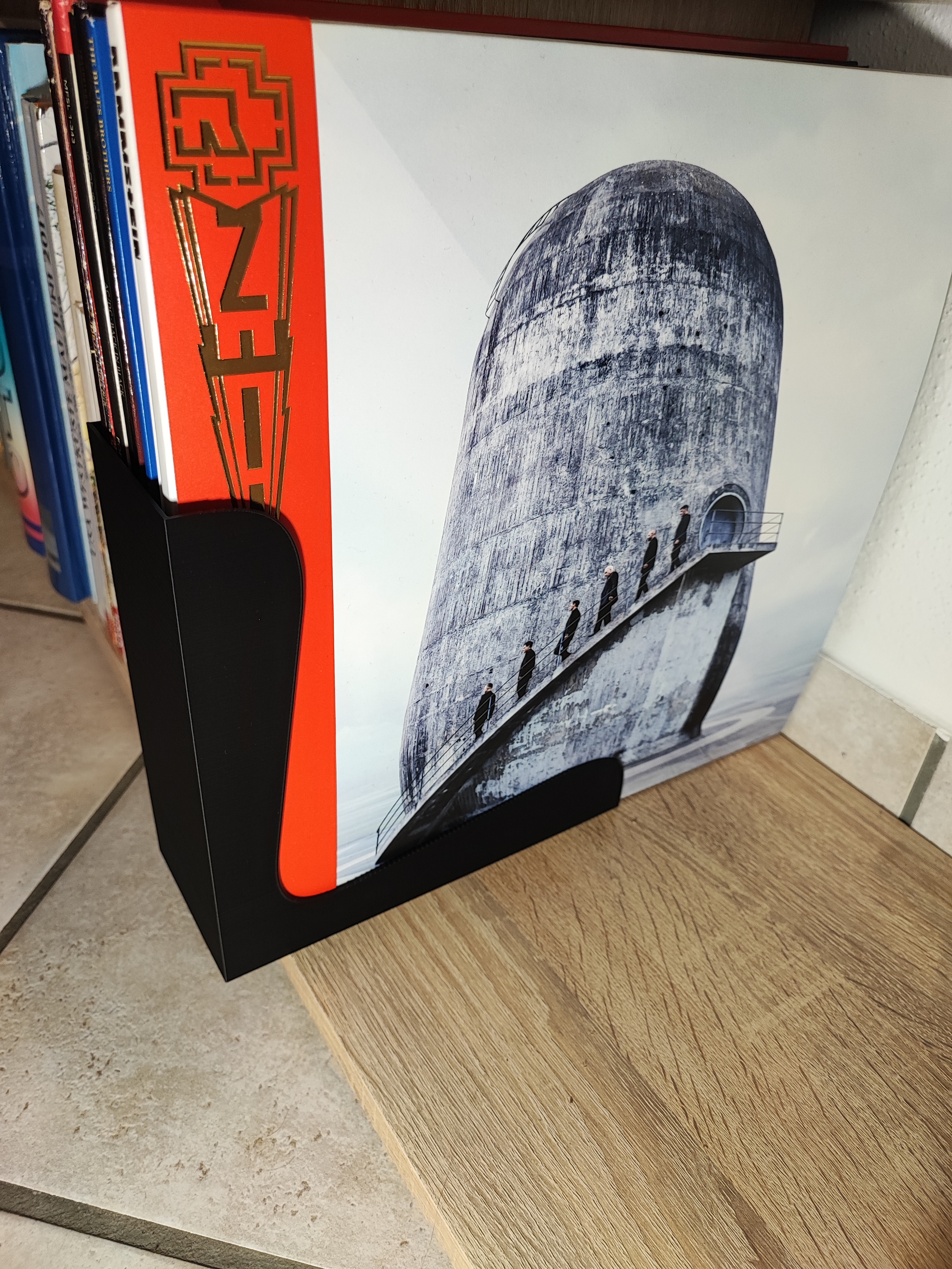 Vinyl record rack