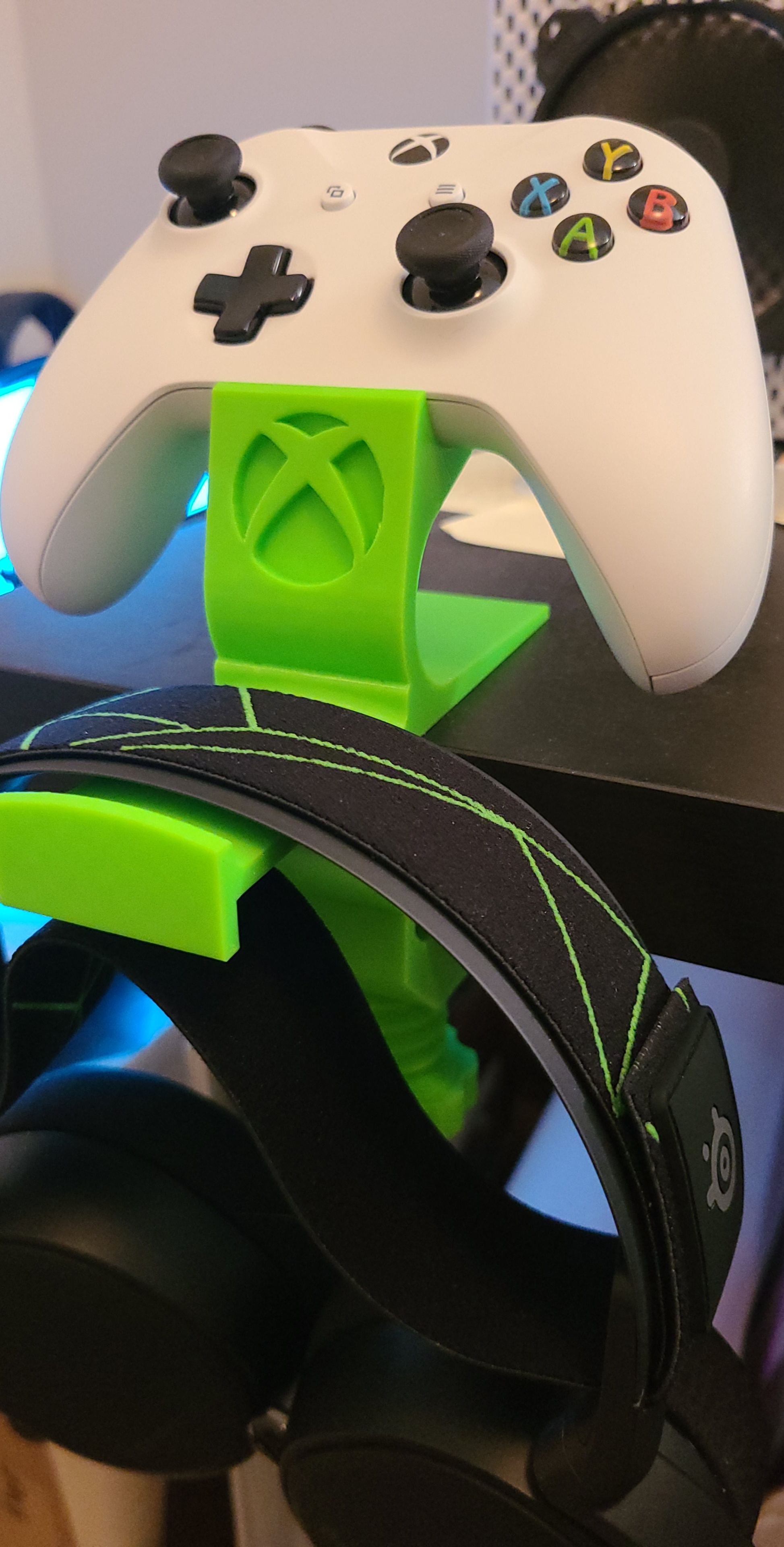 Headphone Hanger and Controller Stand for IKEA Linnmon