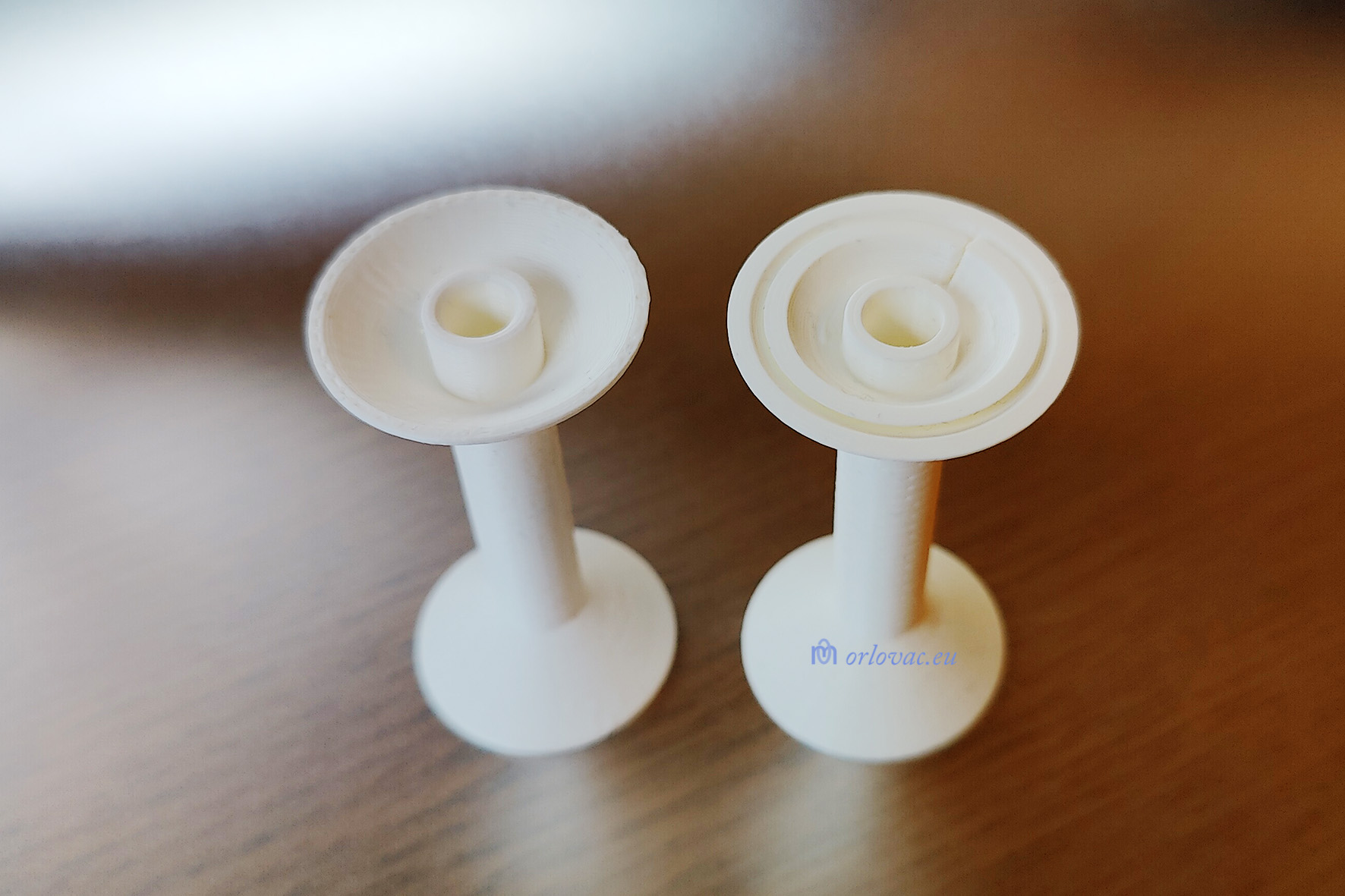 Miniatura 4 do modelo 3D Sewing Machine Thread Spool
