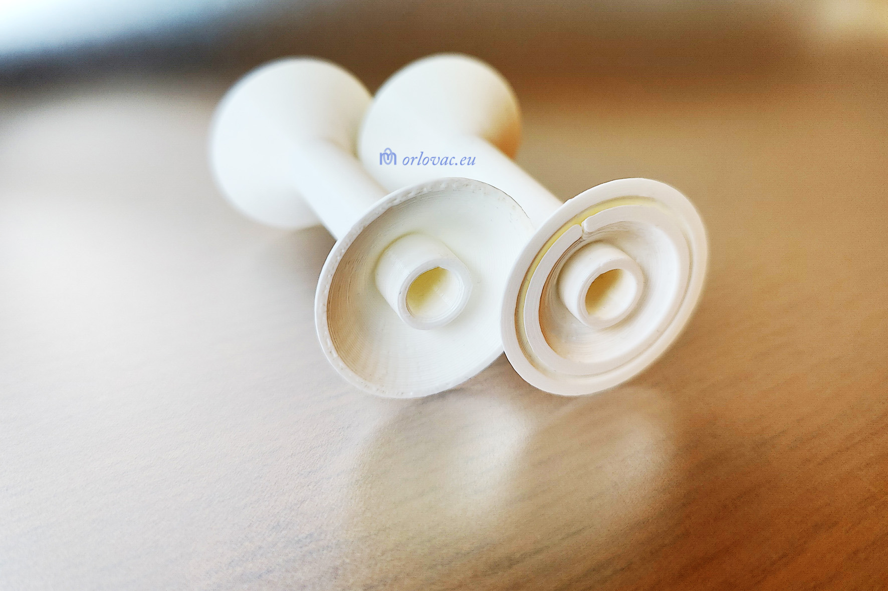 Miniatura 5 do modelo 3D Sewing Machine Thread Spool