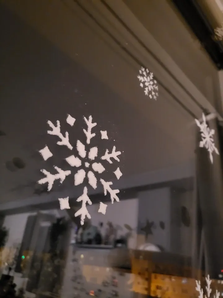 spray-snow-stencils-etsy