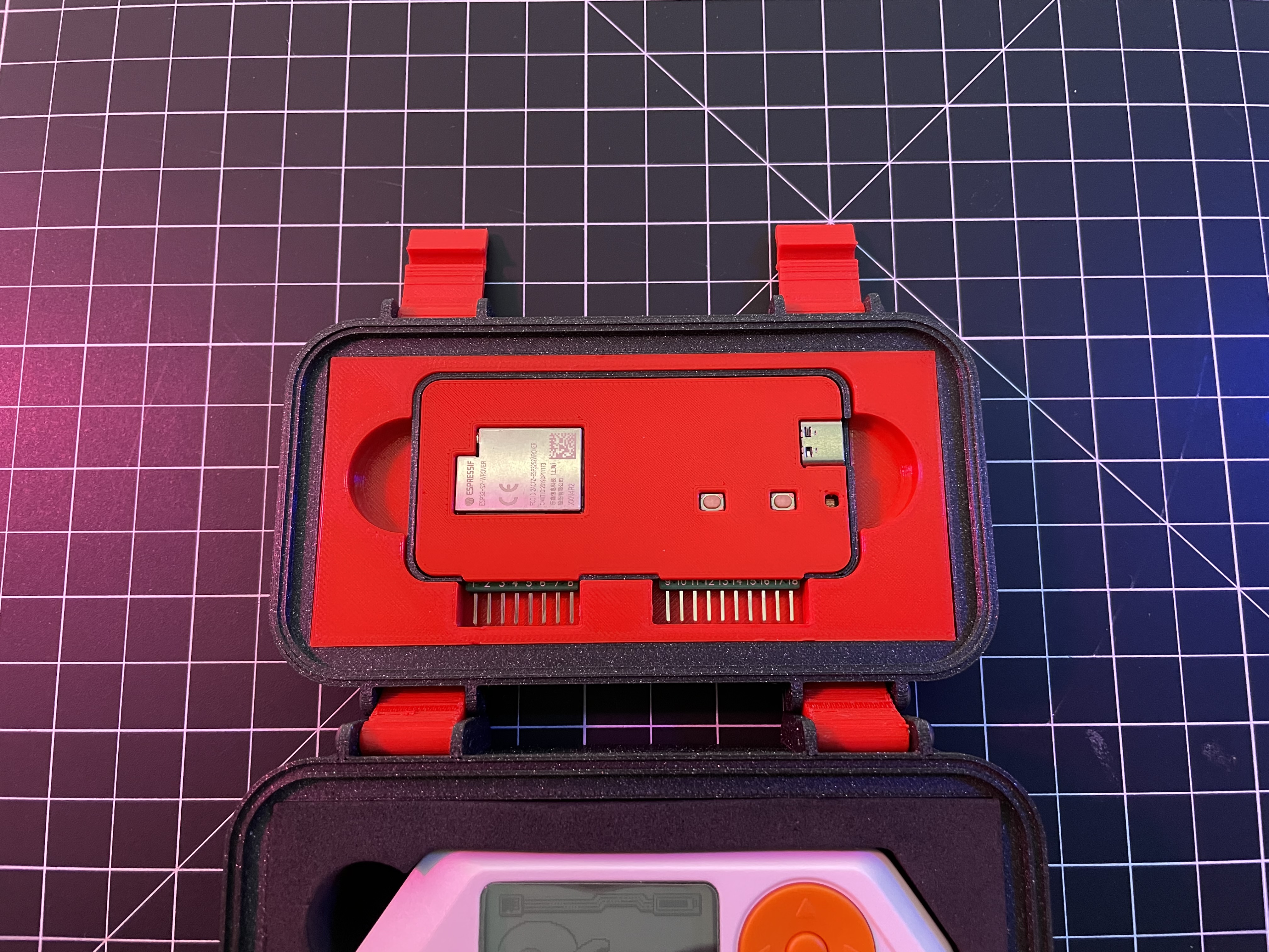 Miniatura 2 do modelo 3D Flipper Zero Wifi Devboard Cutout