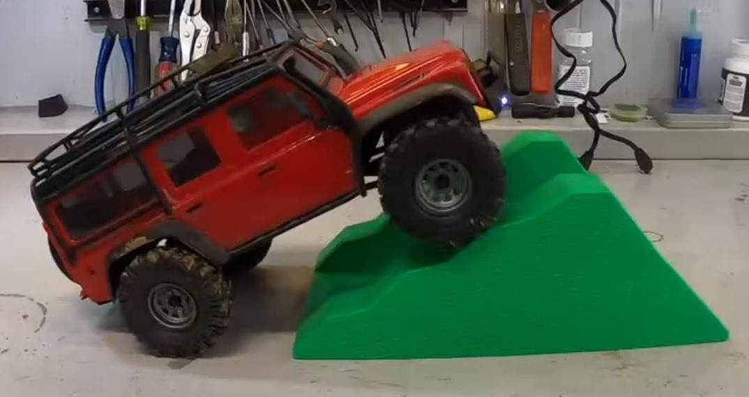 RC Crawler Obstacle #1:  Simple Mountain