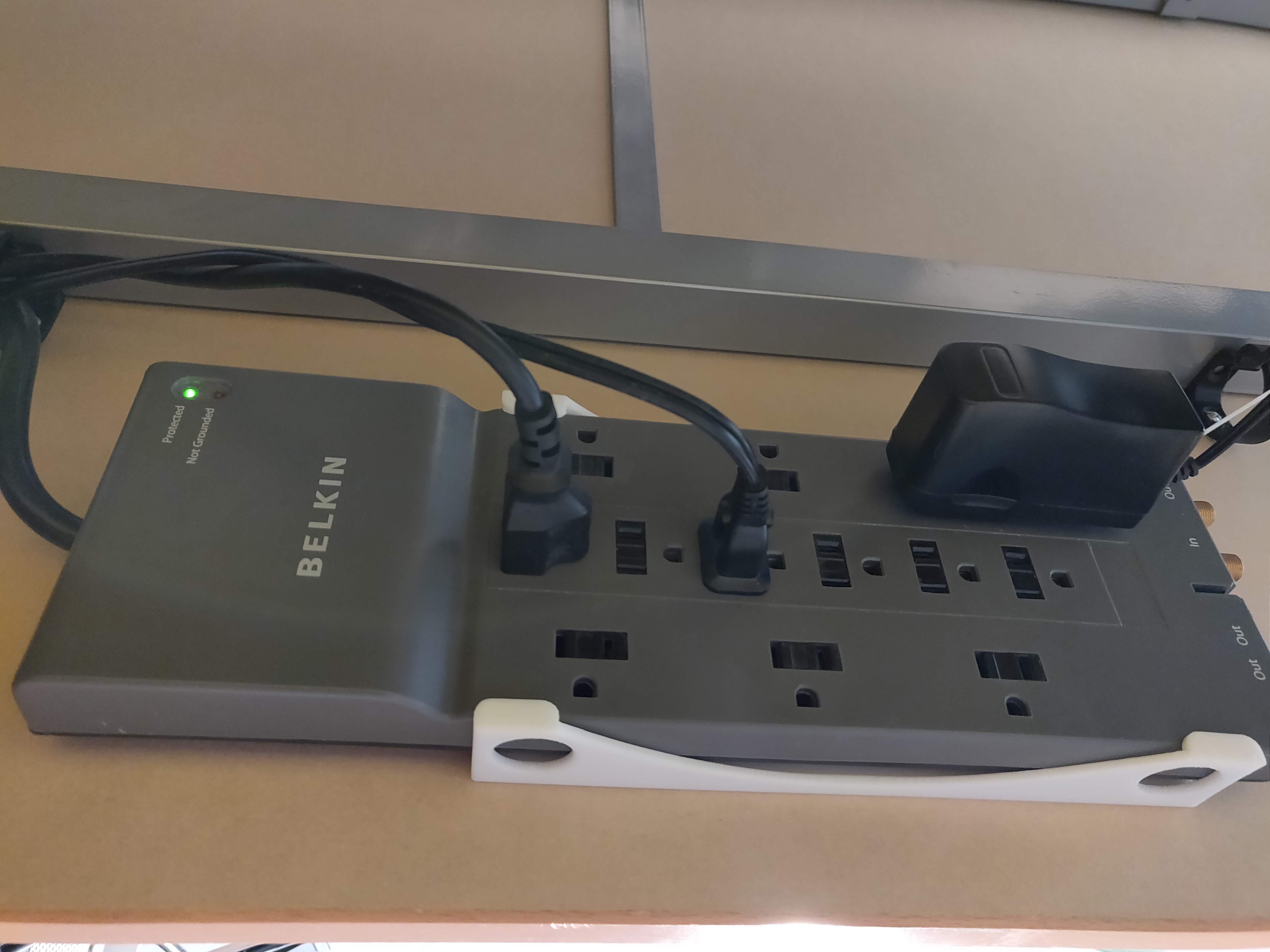 Belkin 12 port power strip holder