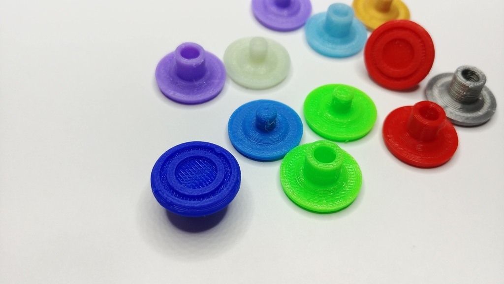 Miniatura 2 do modelo 3D Spinner cap press together