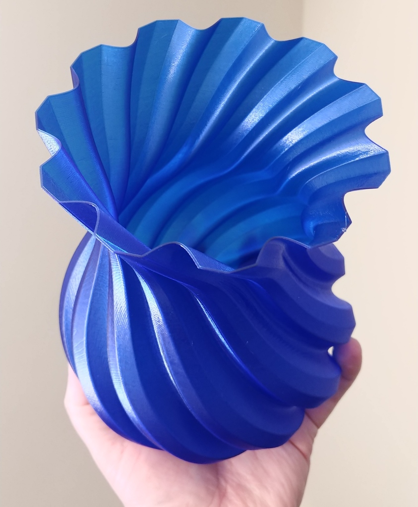 Flower Vase large twist by Mistertech Download free STL model