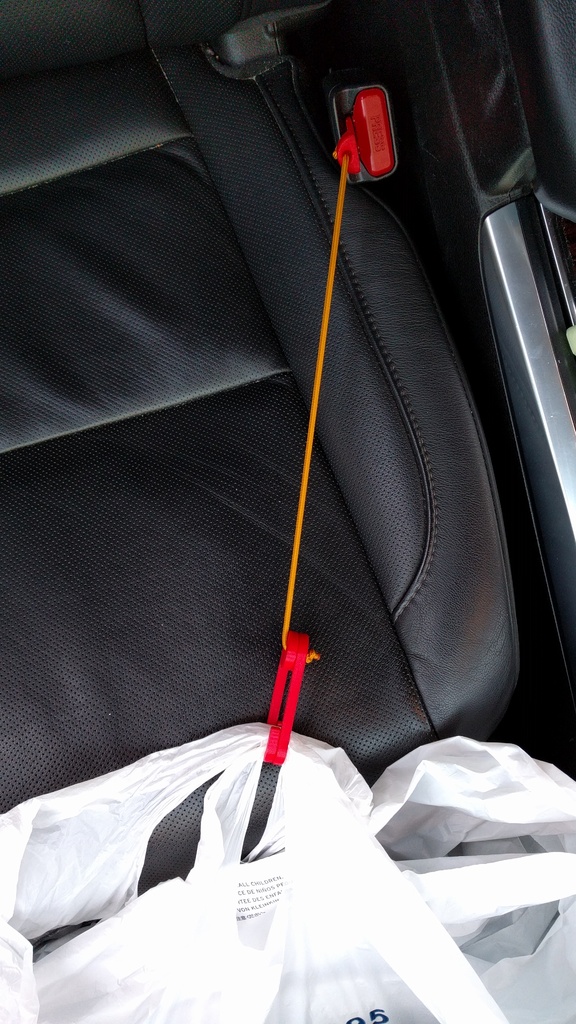 Seat Belt Bag Keeper by Mistertech Download free STL model