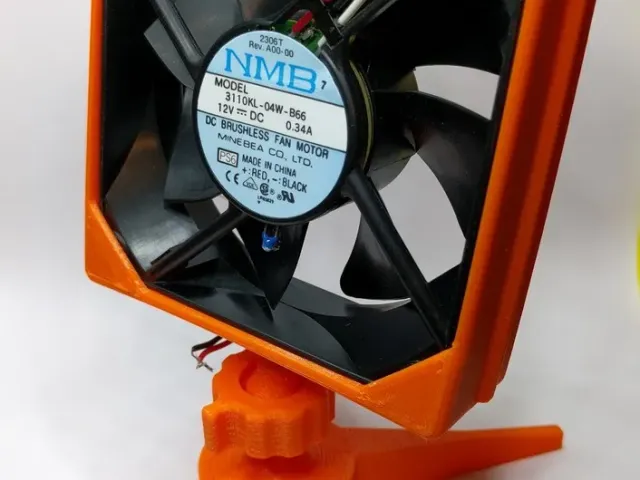 USB Desk Fan from old computer case (80mm)