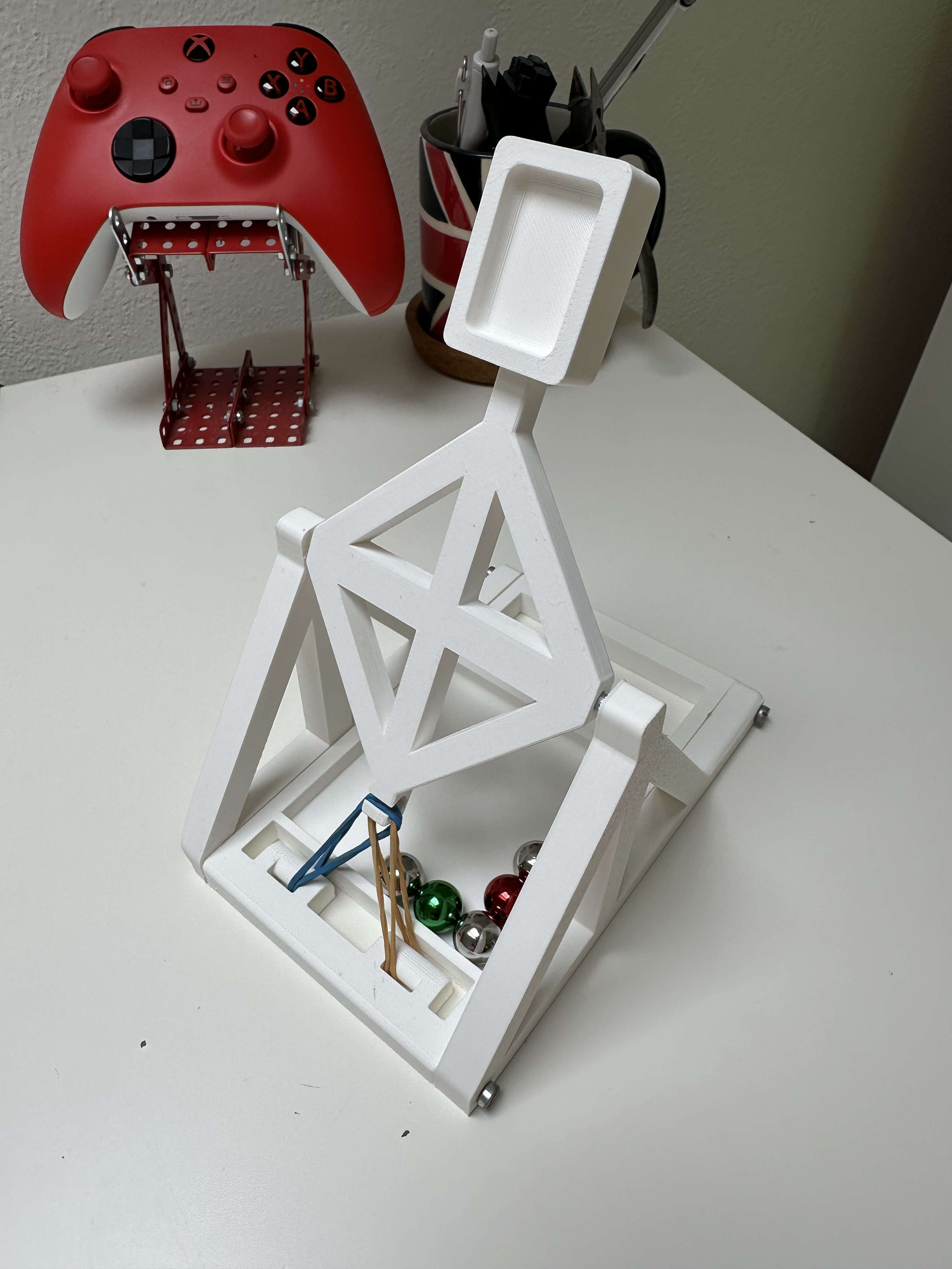 Catapult rubber band powered