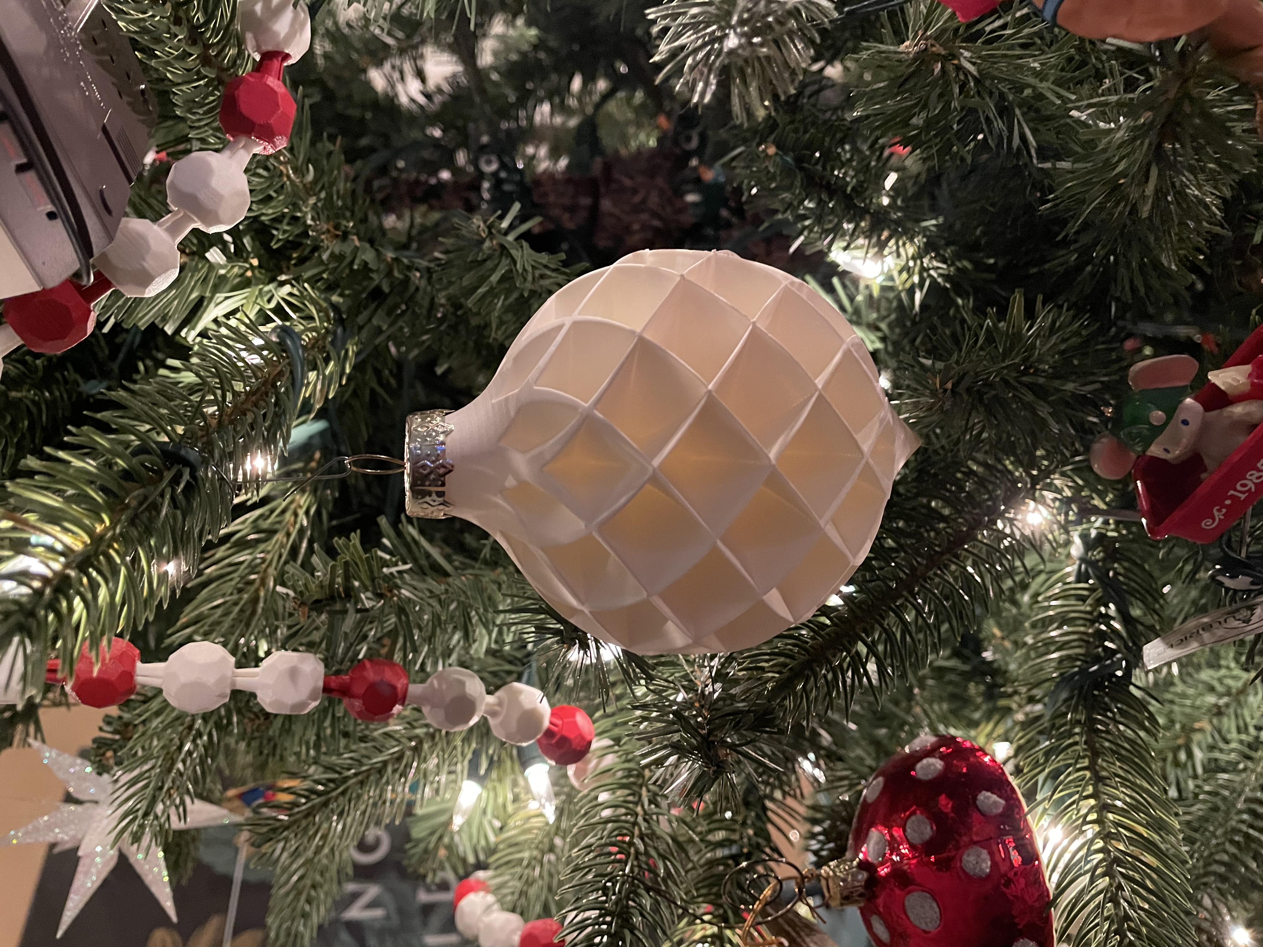 Vase Mode Christmas Ball