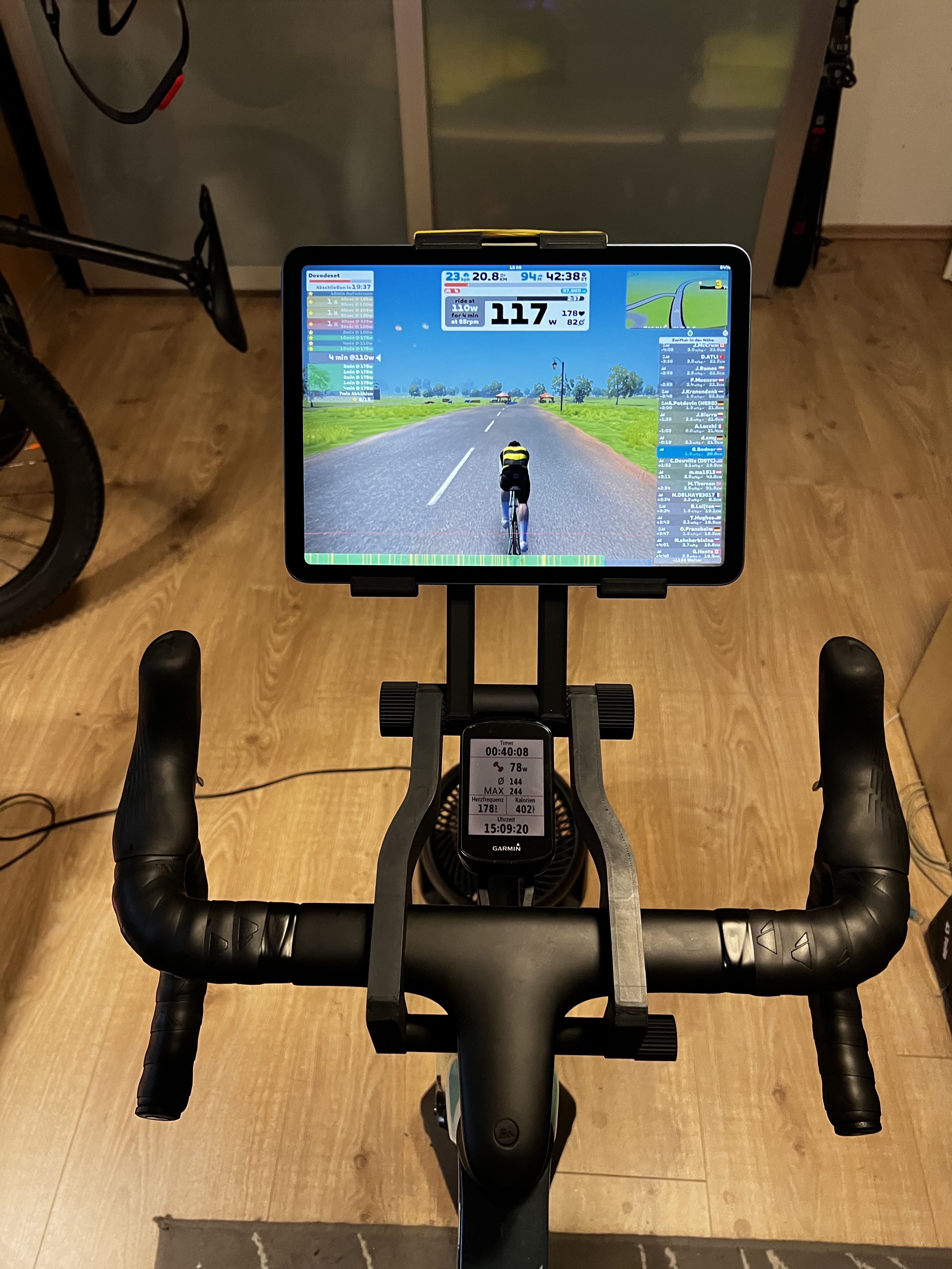 Tablet stand for online turbo trainer