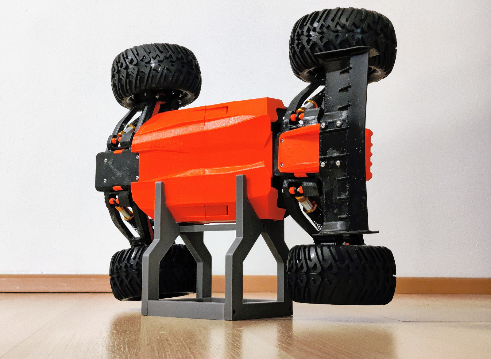 CRAMER TRUGGY 4x4 vertical stand