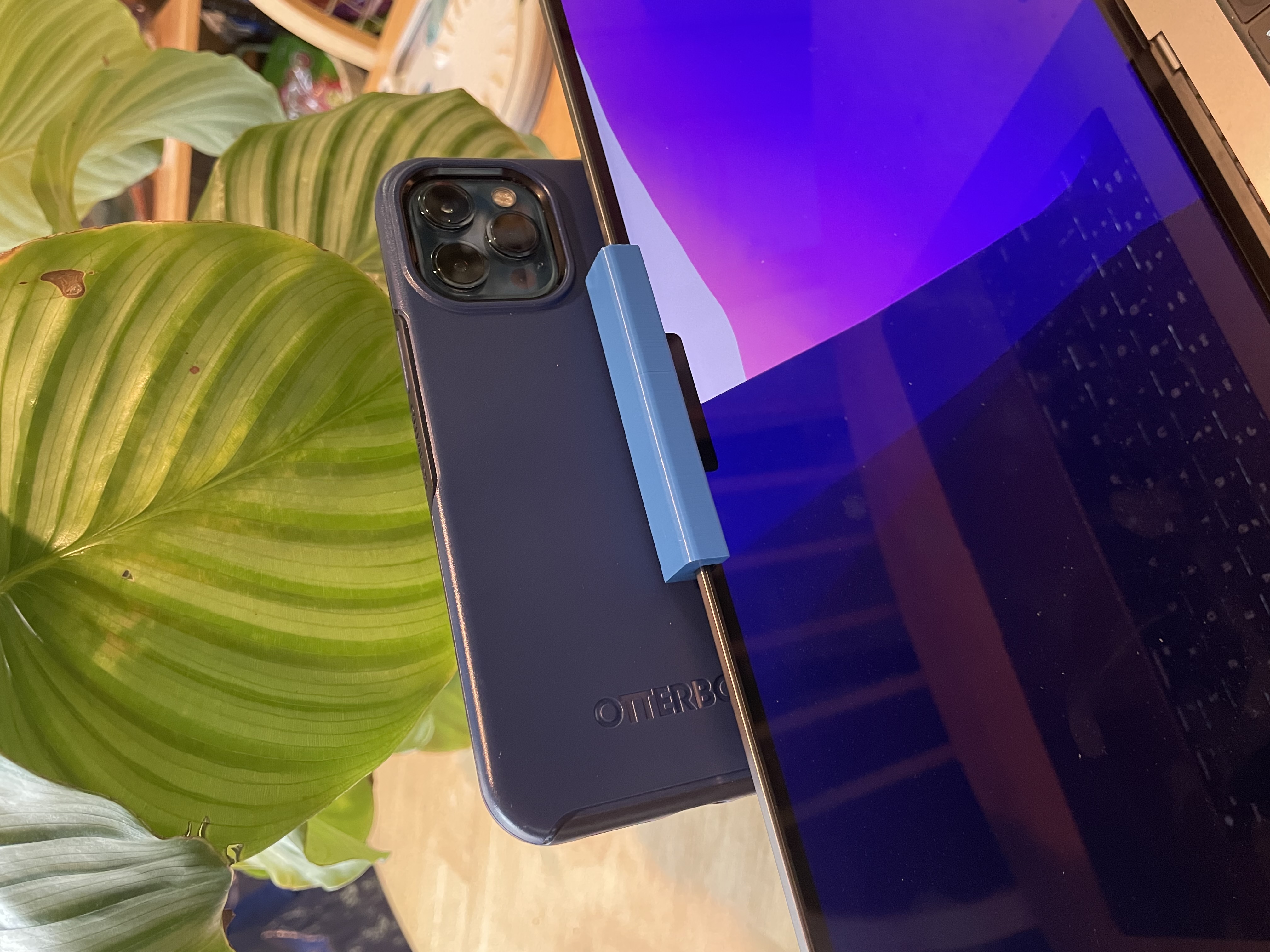 iPhone Continuity Cam Mount (No Magsafe)