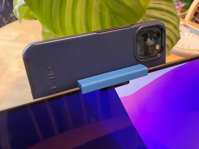 iPhone Continuity Cam Mount (No Magsafe)