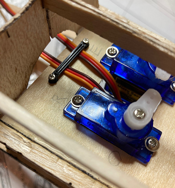 RC Servo Wire Strap by rogerrabt Download free STL model