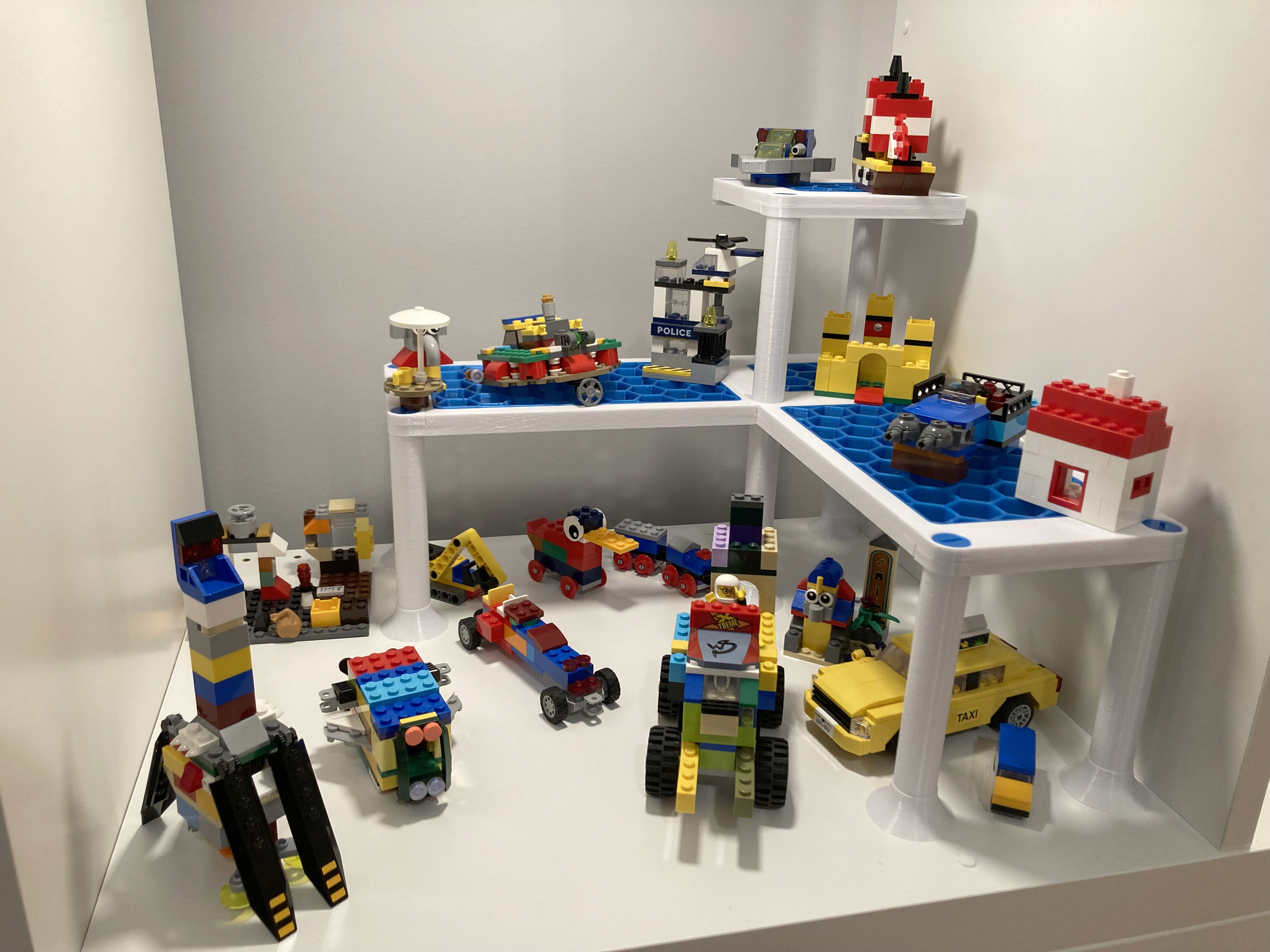 Miniatura 2 do modelo 3D Modular Shelving Unit