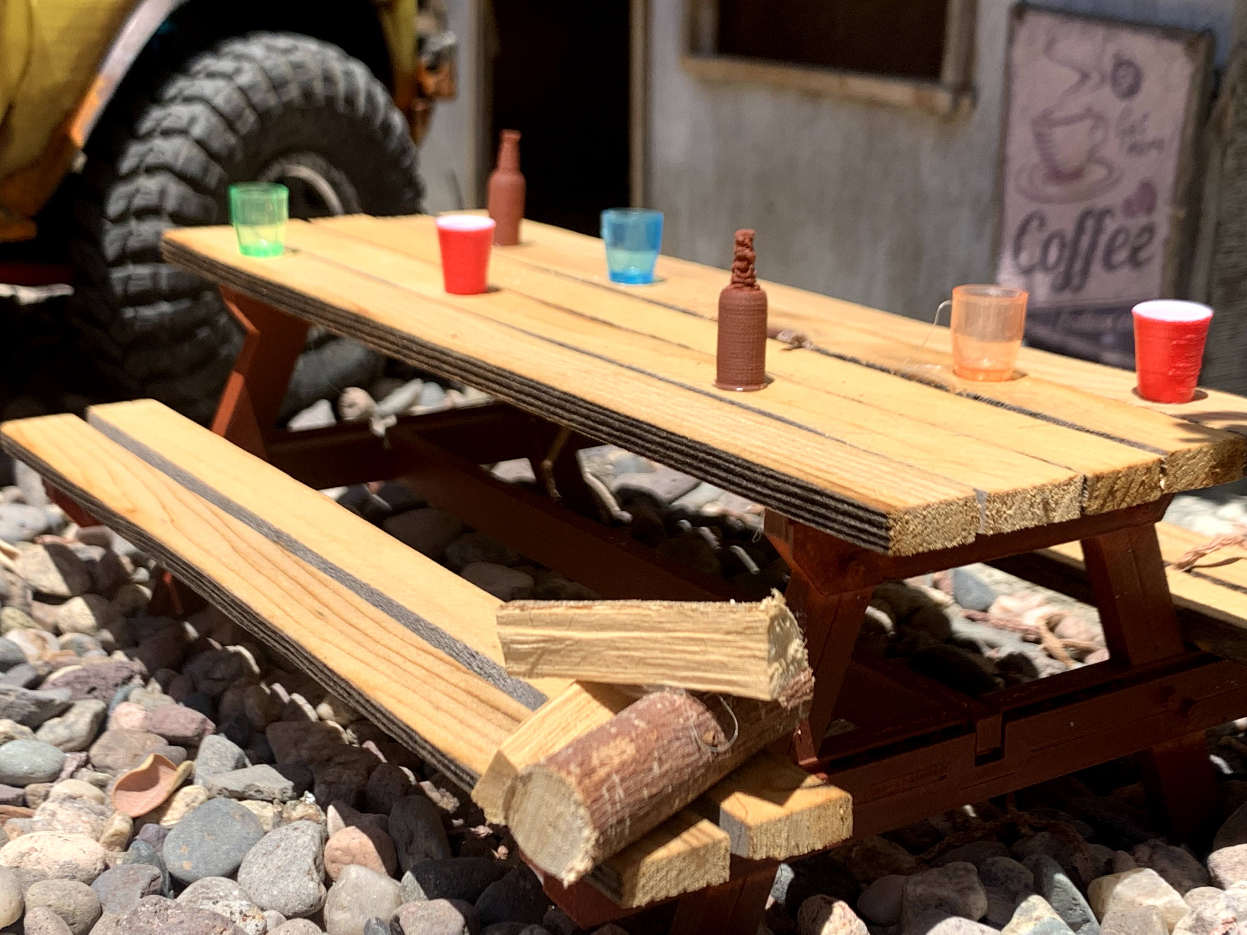 Picnic Table 10th scale