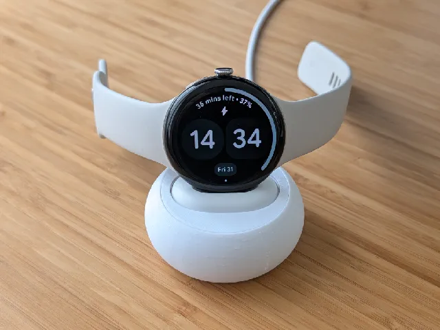 Pixel Watch 4 charger with cable winder