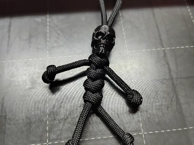 Paracord skull