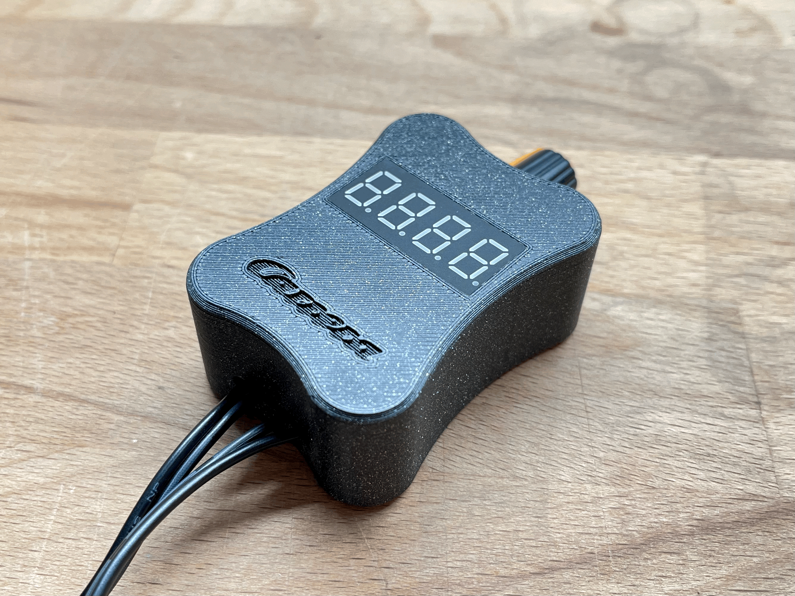 Carrera GO!!! Slot car voltage/speed regulator with voltage meter display