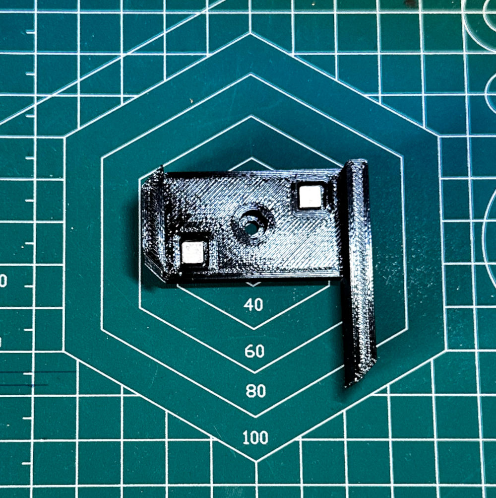 Square ruler holder for Honeycomb wall with square magnets