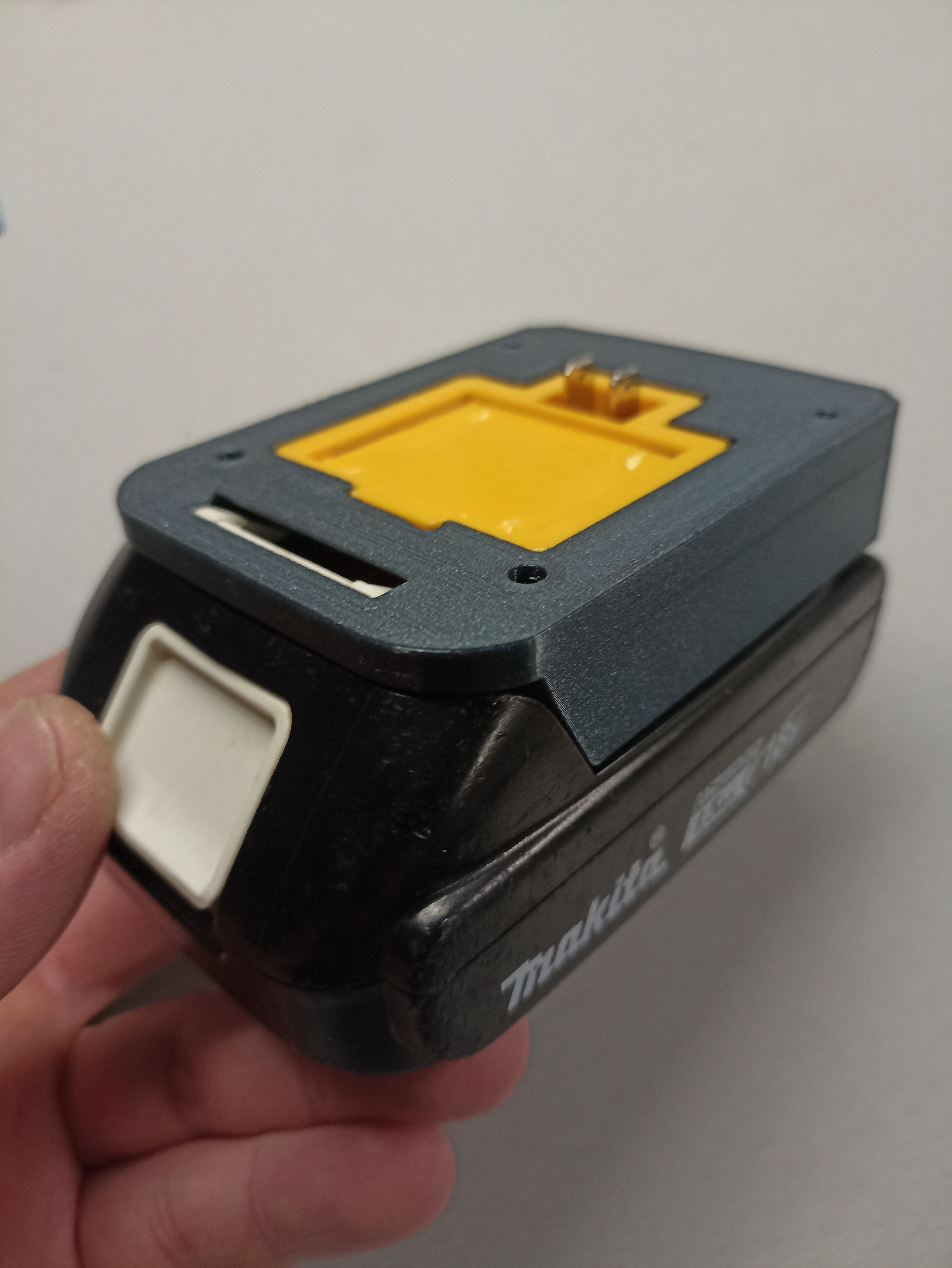 Makita terminal, 2 verze
