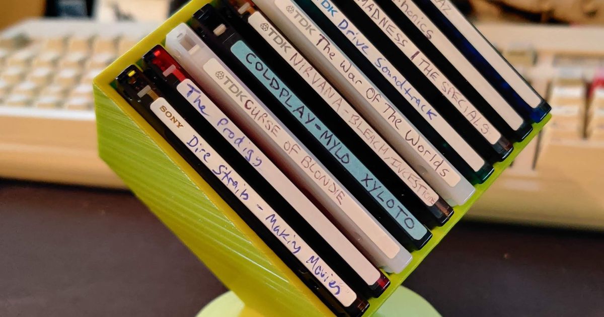 Minidisc angled storage case by mattsimus Download free STL model