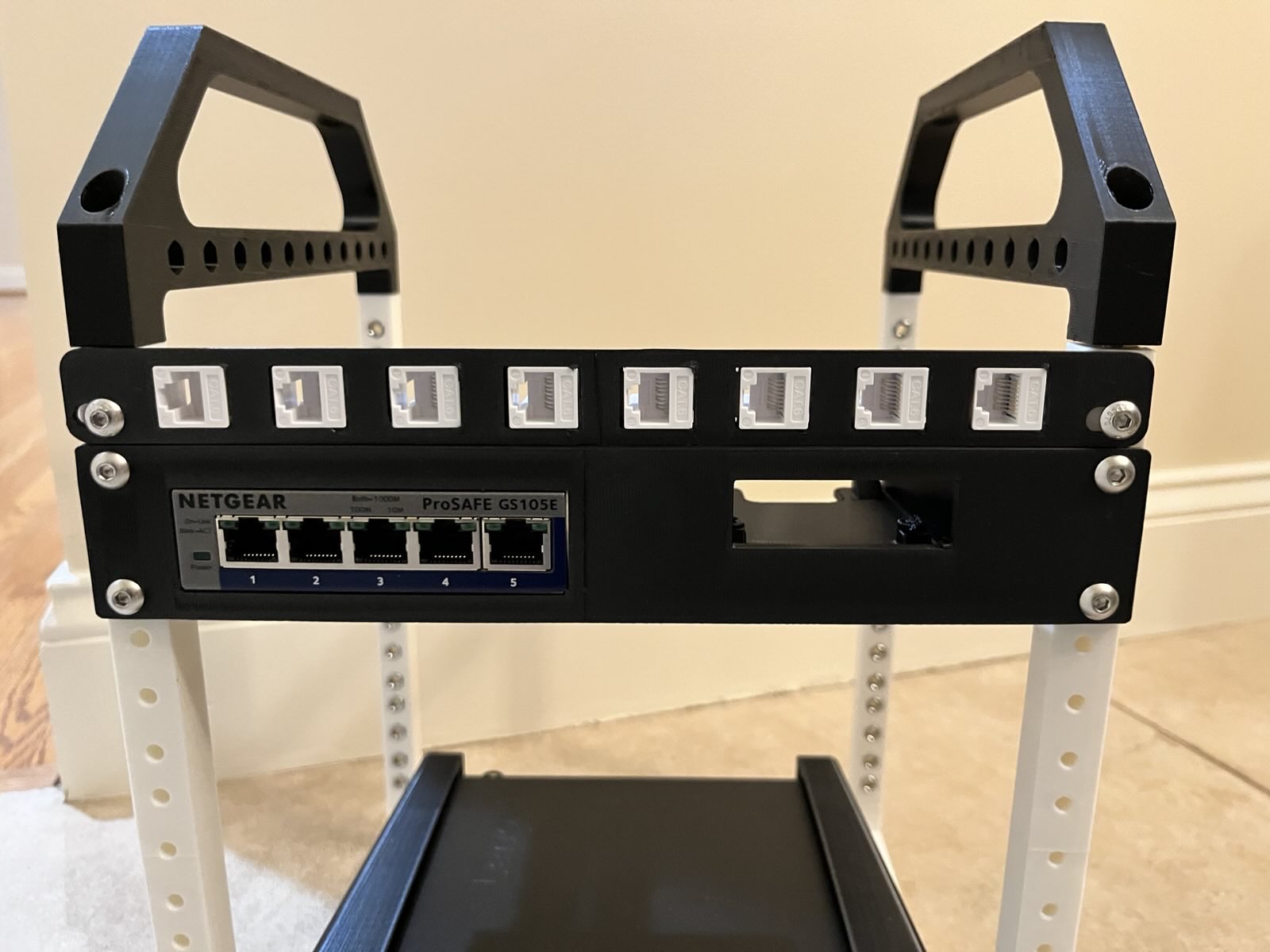 10 in Rack mount GS105 and Raspberry Pi 3,4,5
