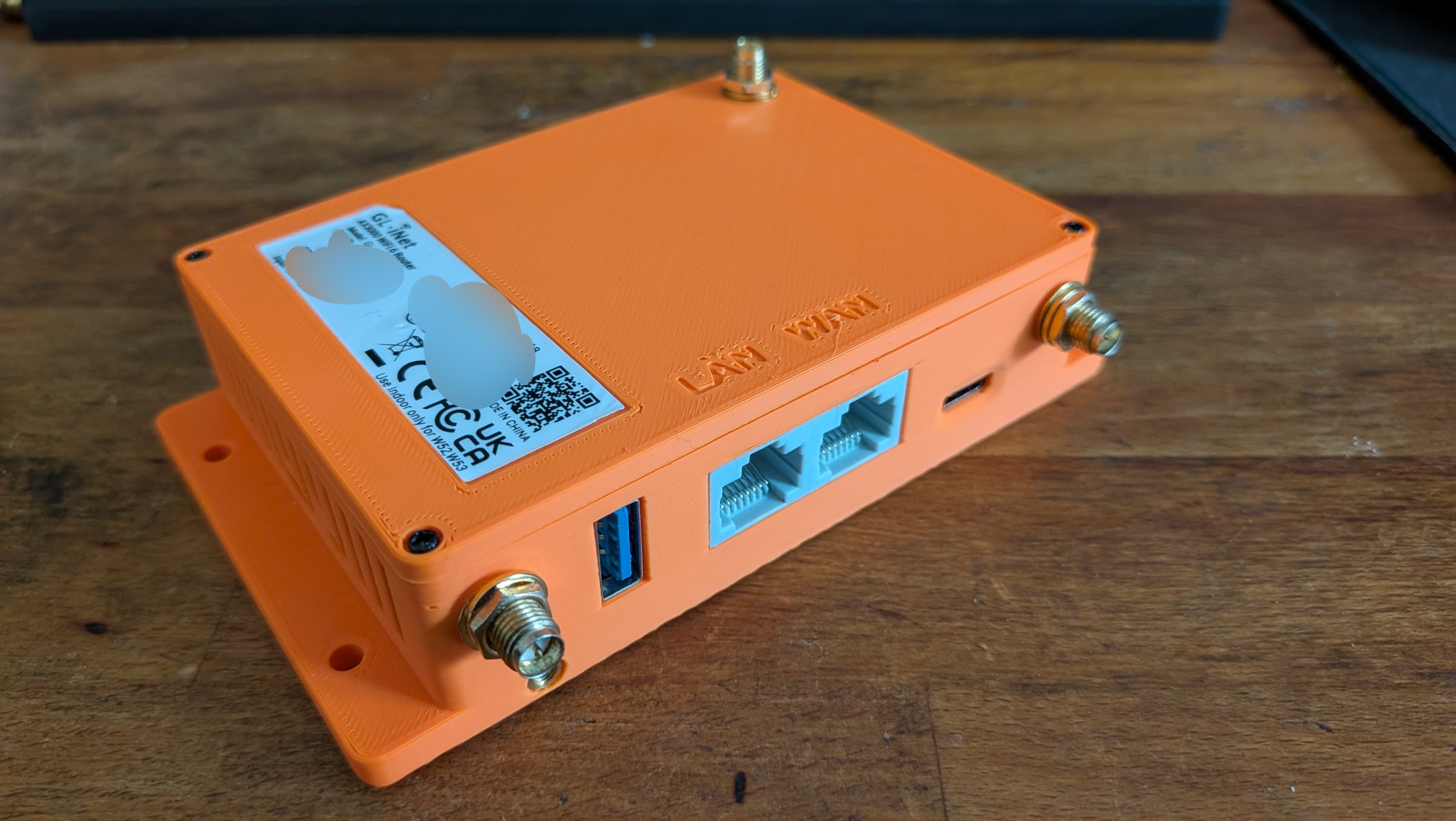 GL.iNet MT3000 Router Case with external Antennas