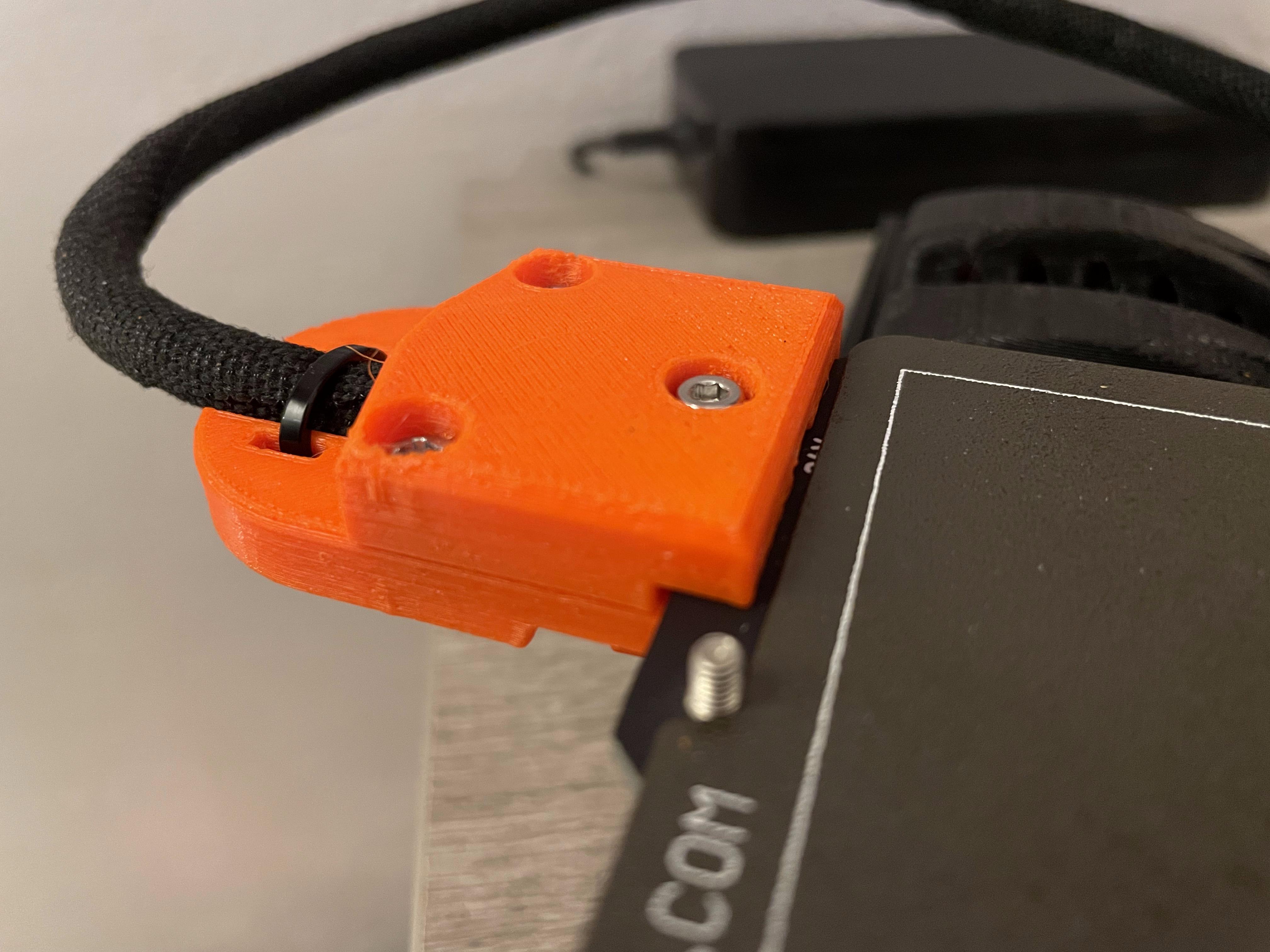 Mk3 style heatbed cover for Prusa Mini with cable relief by StevenTh