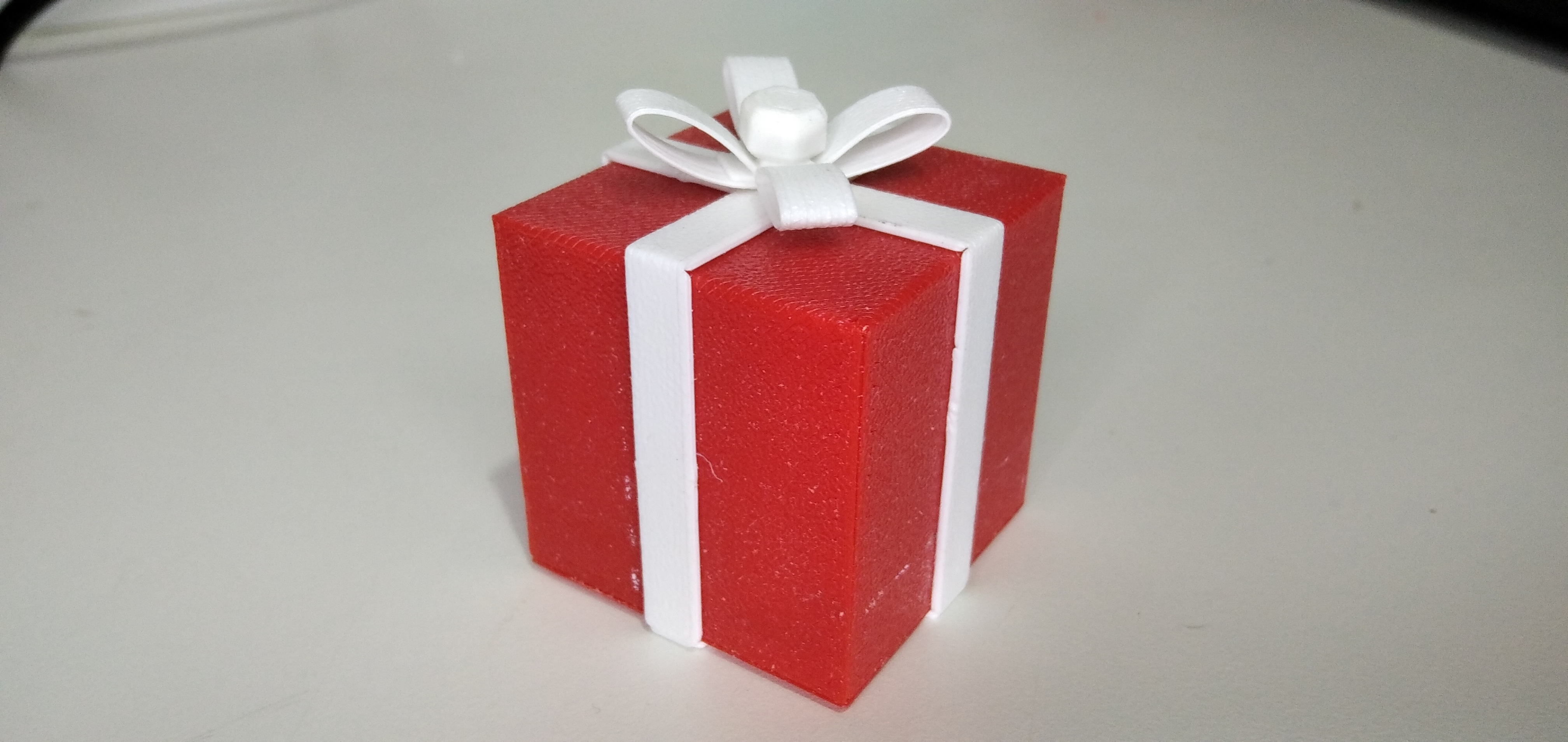 Mega's Christmas Giftbox Ornament w/o Layer Lines