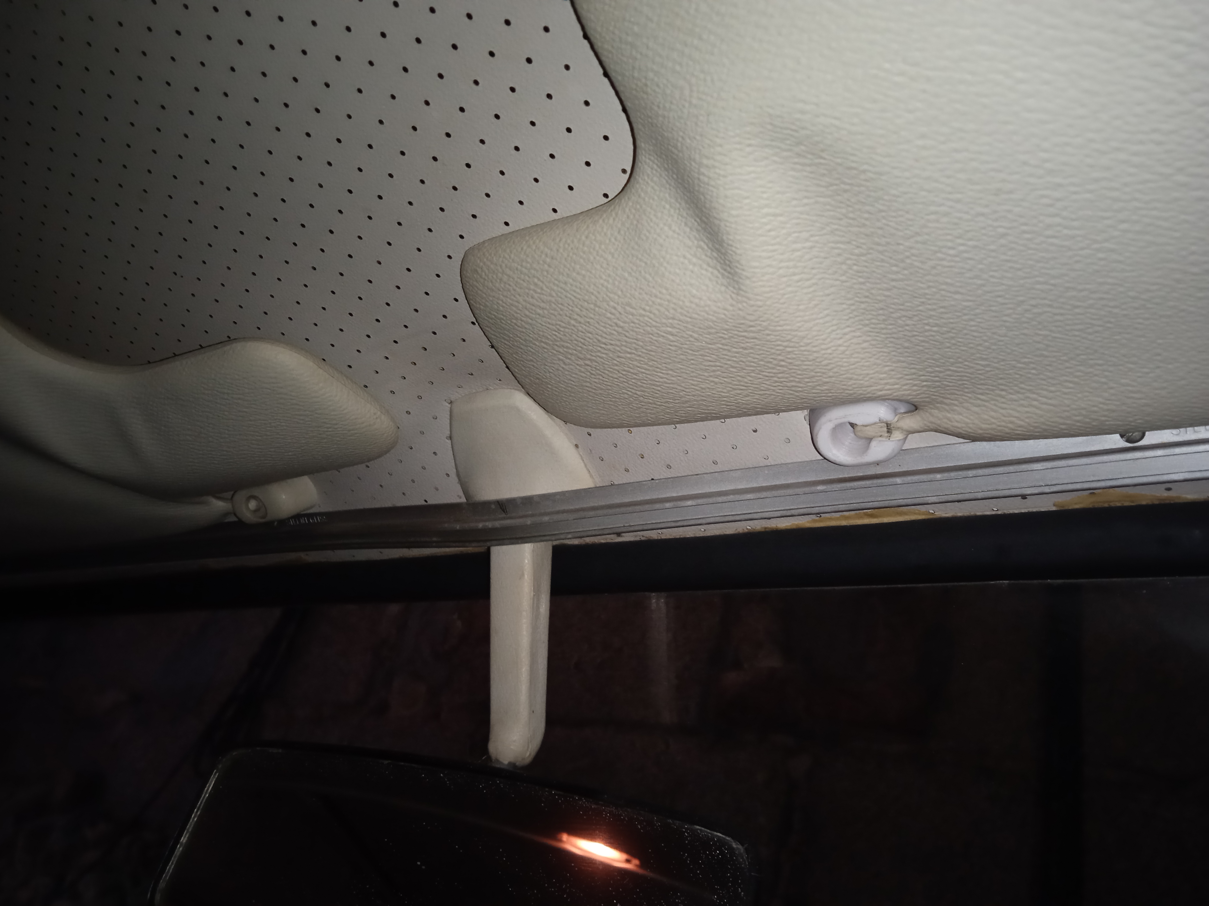 clip paresoleil/car sunvisor